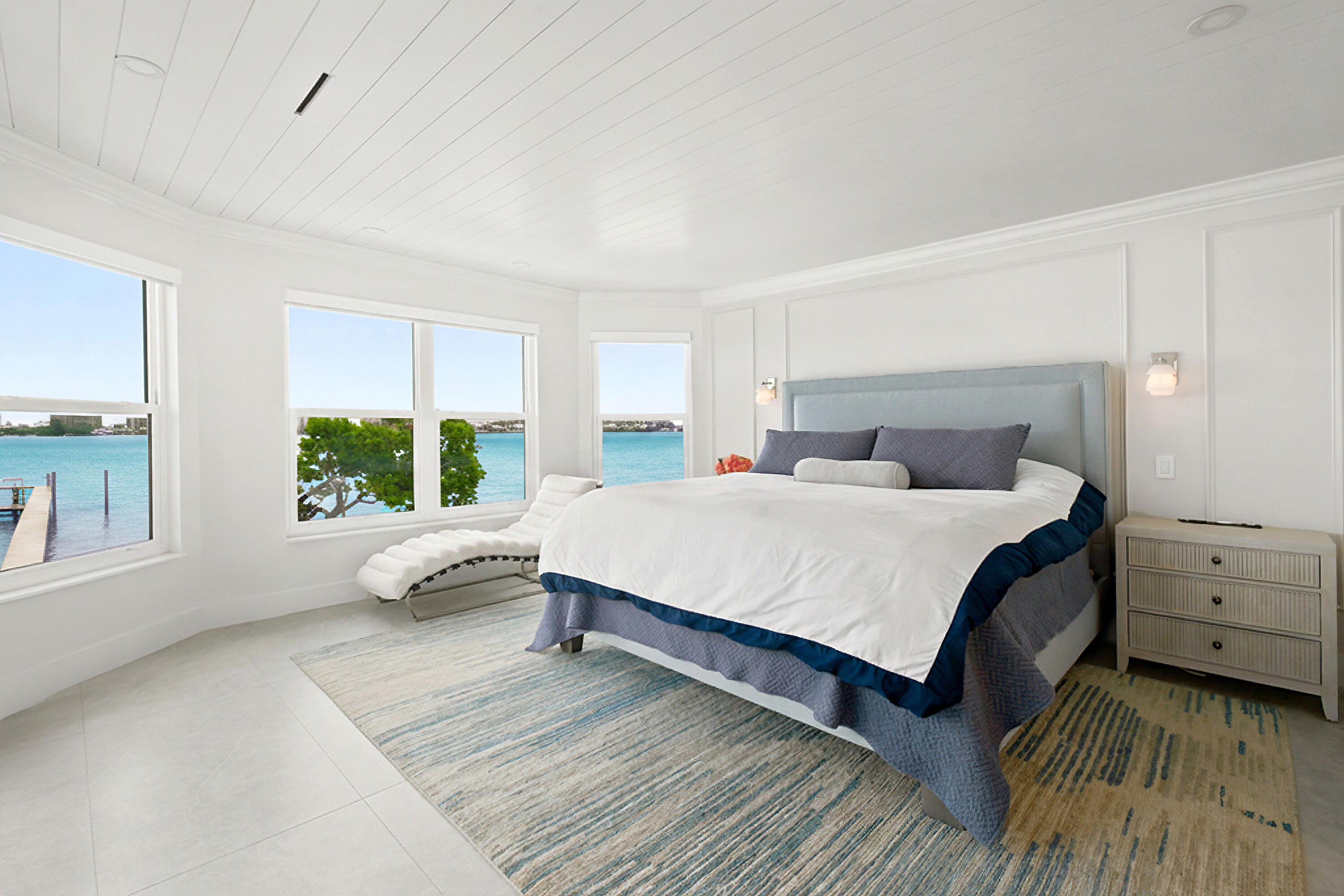 3 Lakeside Palms Court