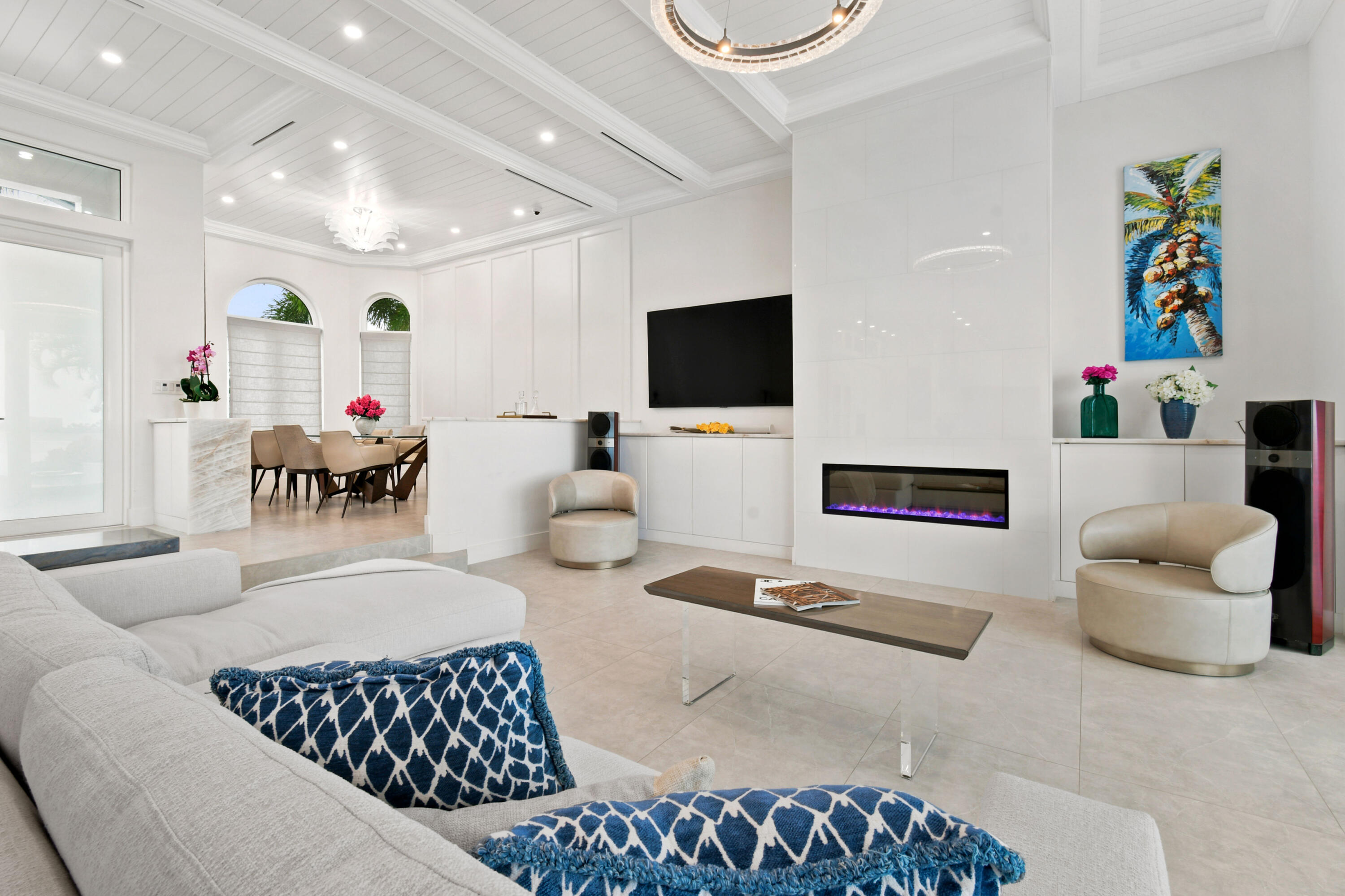 3 Lakeside Palms Court