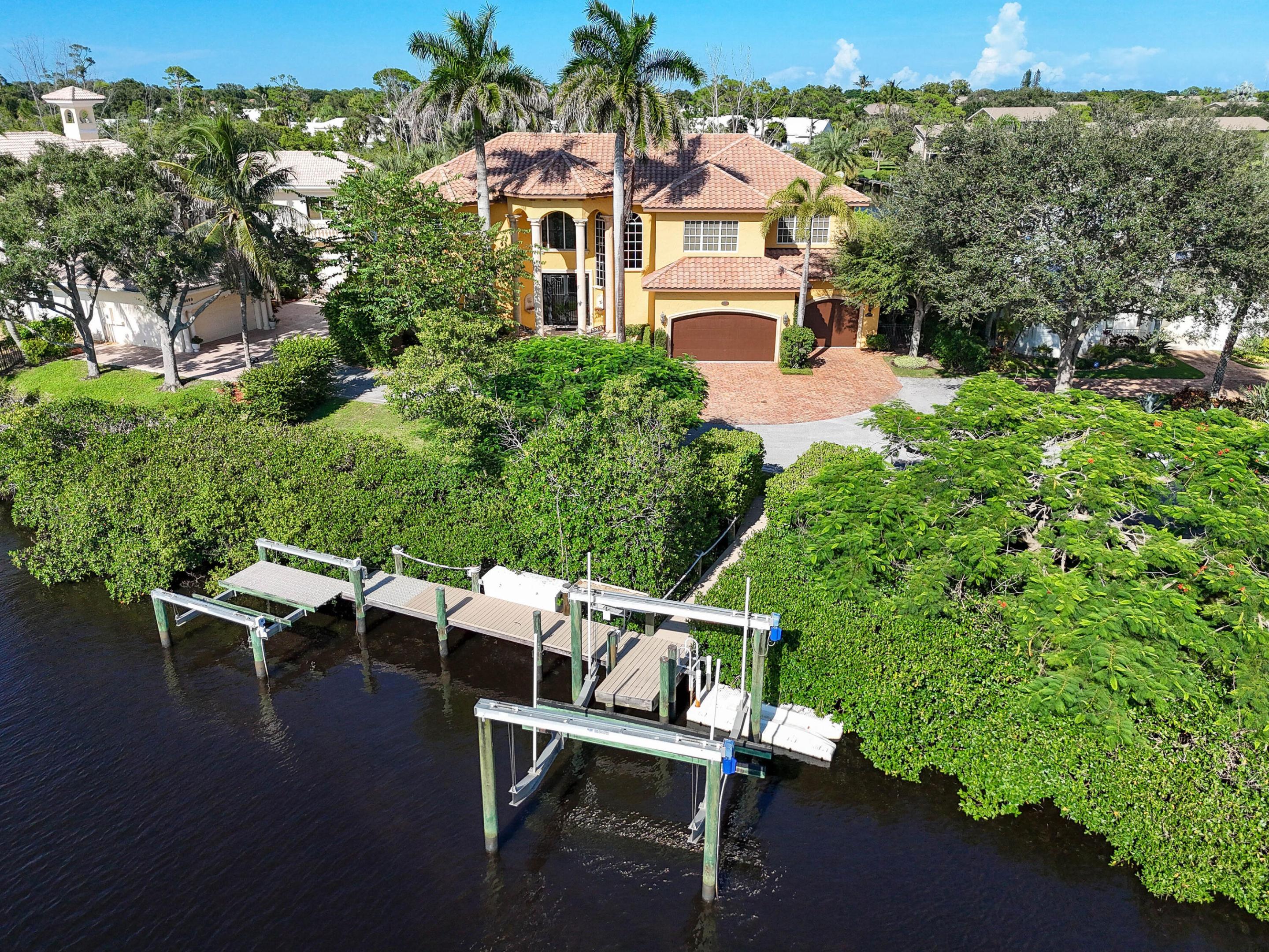18519 SE Palm Island Lane