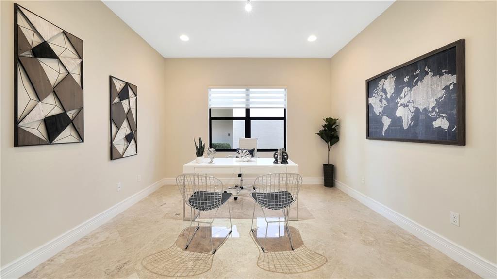 9512 Eden Roc Ct