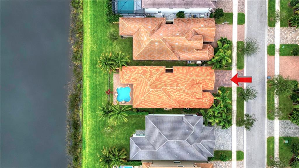 9512 Eden Roc Ct