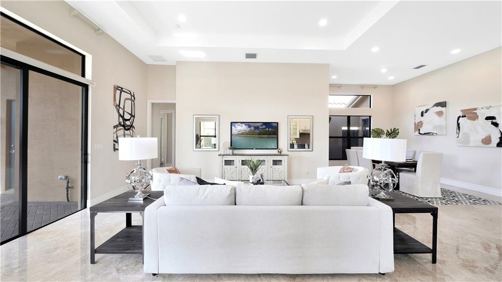 9512 Eden Roc Ct