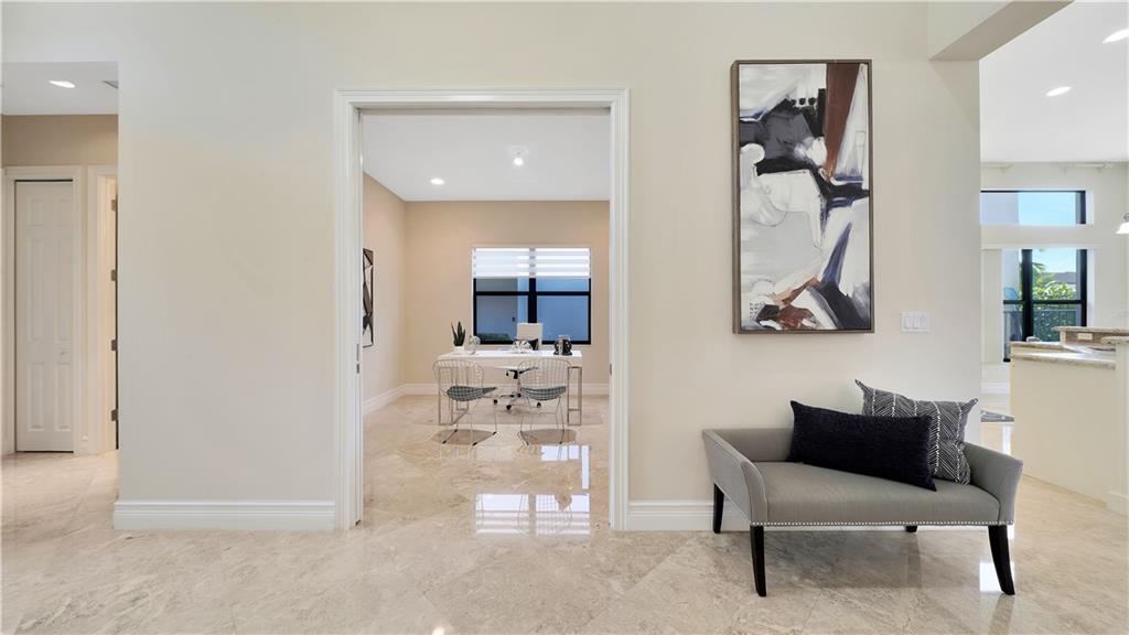 9512 Eden Roc Ct