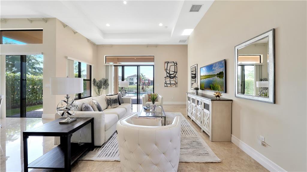 9512 Eden Roc Ct
