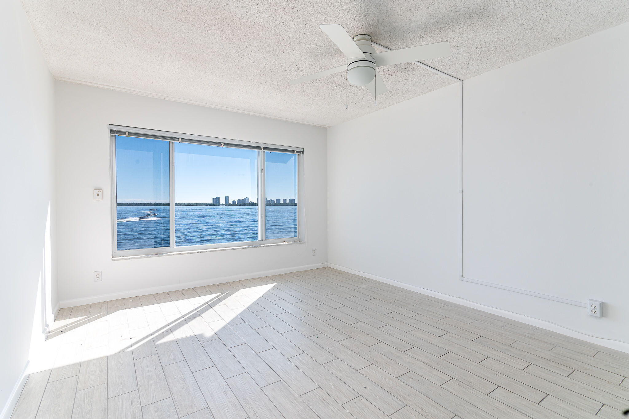 52 Yacht Club Drive 203