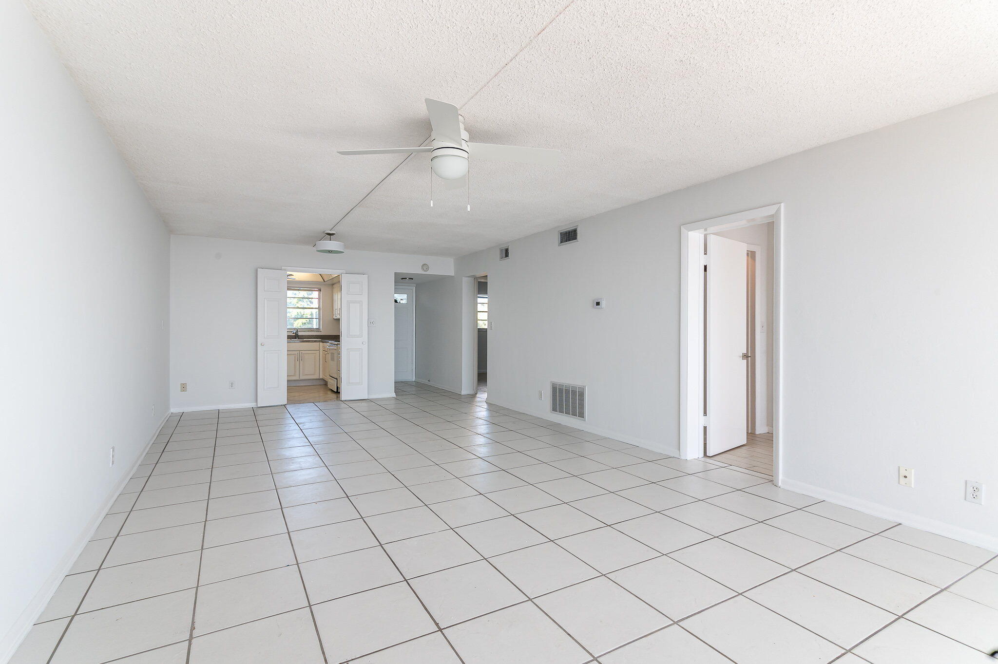 52 Yacht Club Drive 203
