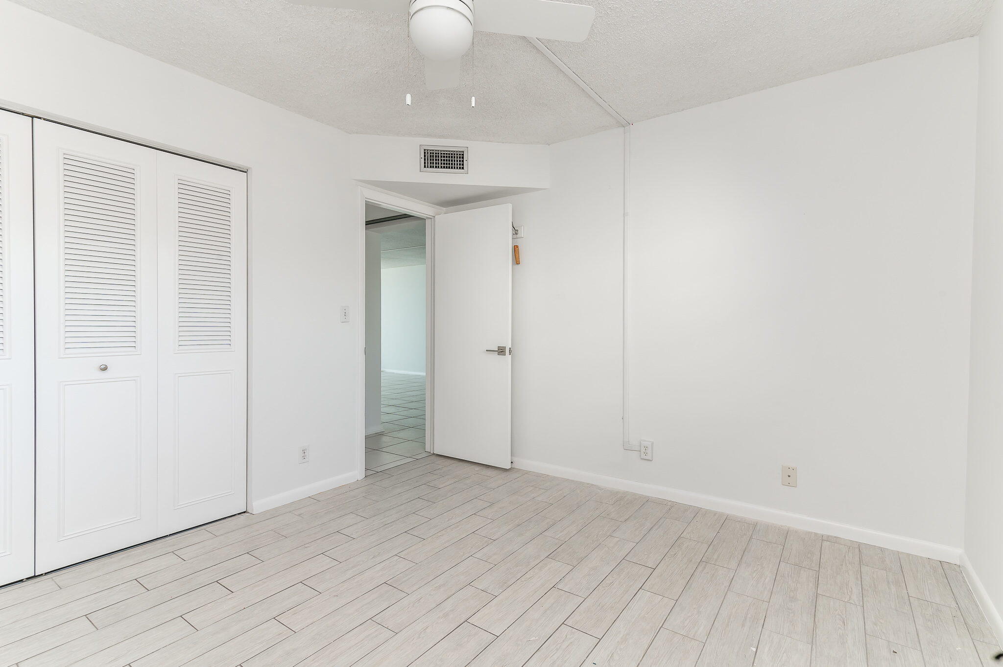 52 Yacht Club Drive 203