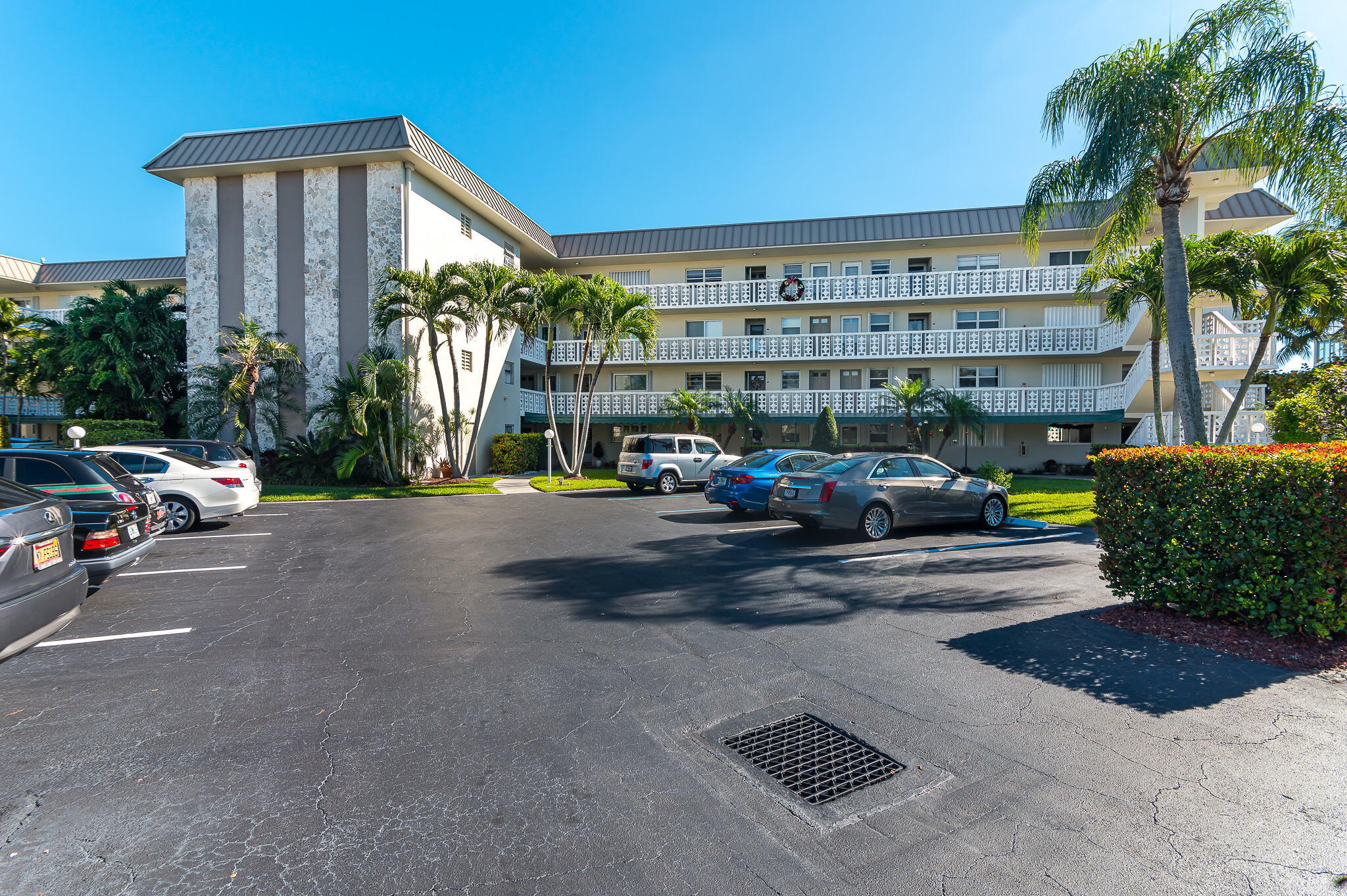 52 Yacht Club Drive 203