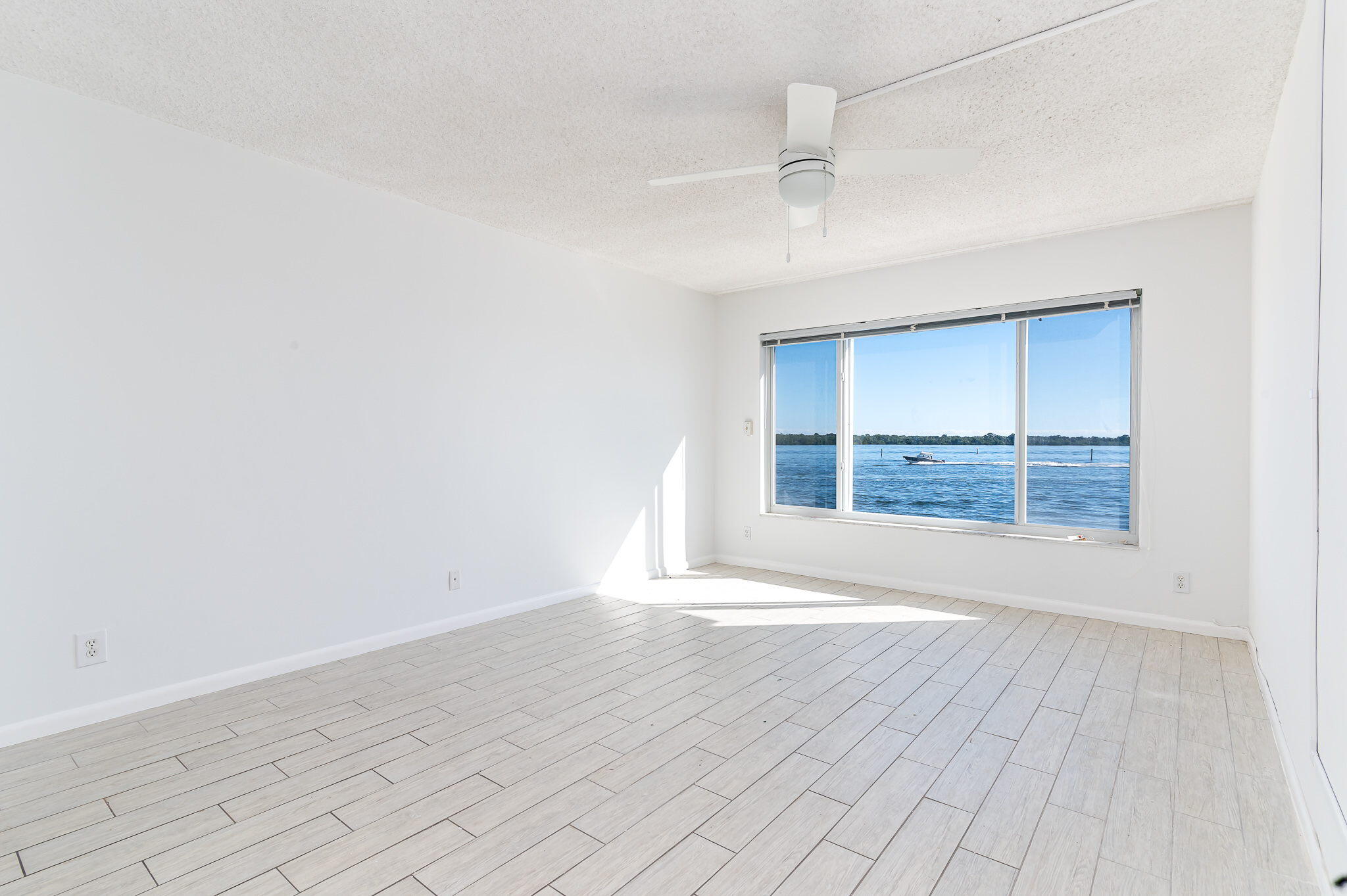 52 Yacht Club Drive 203