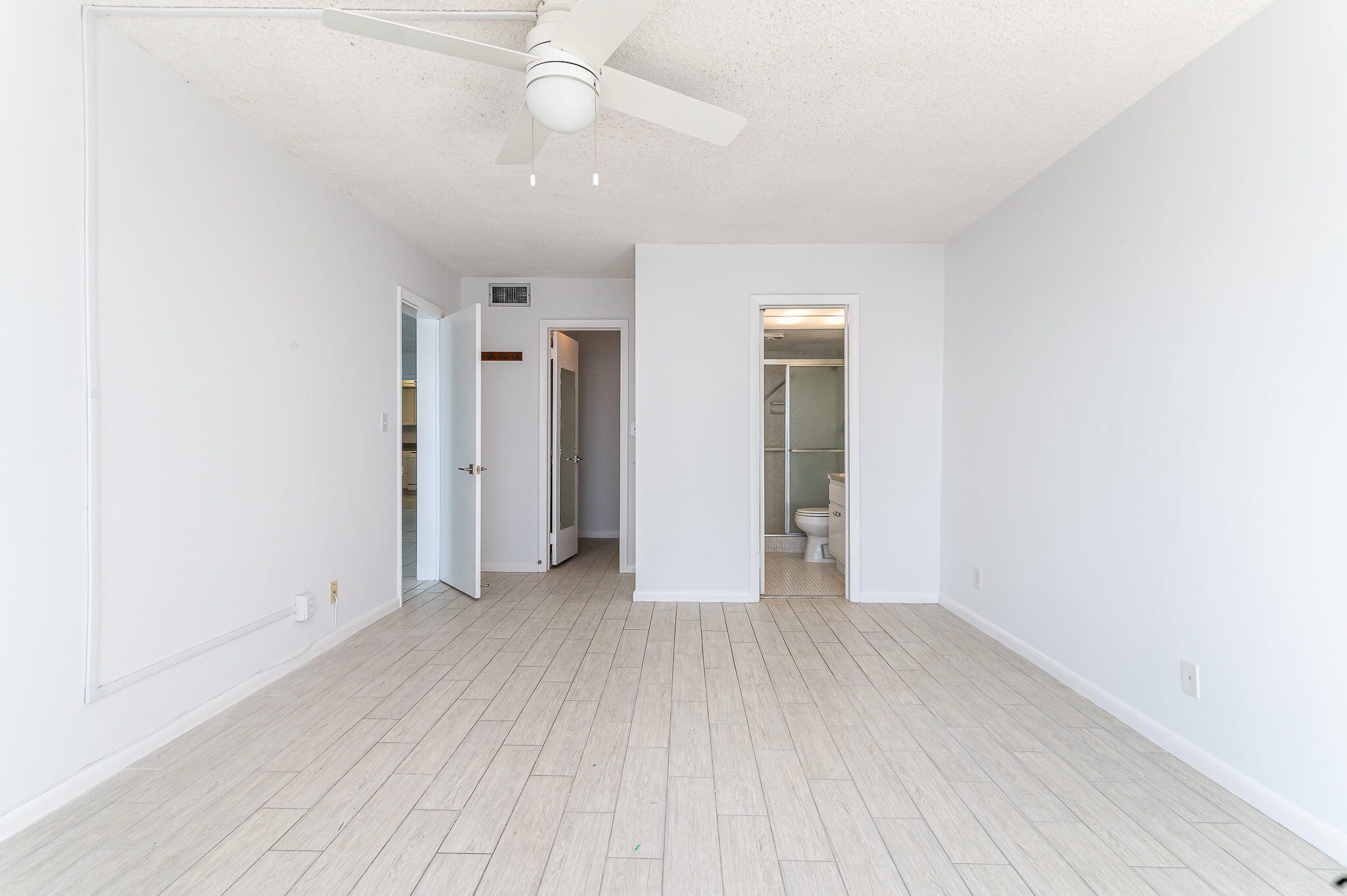52 Yacht Club Drive 203