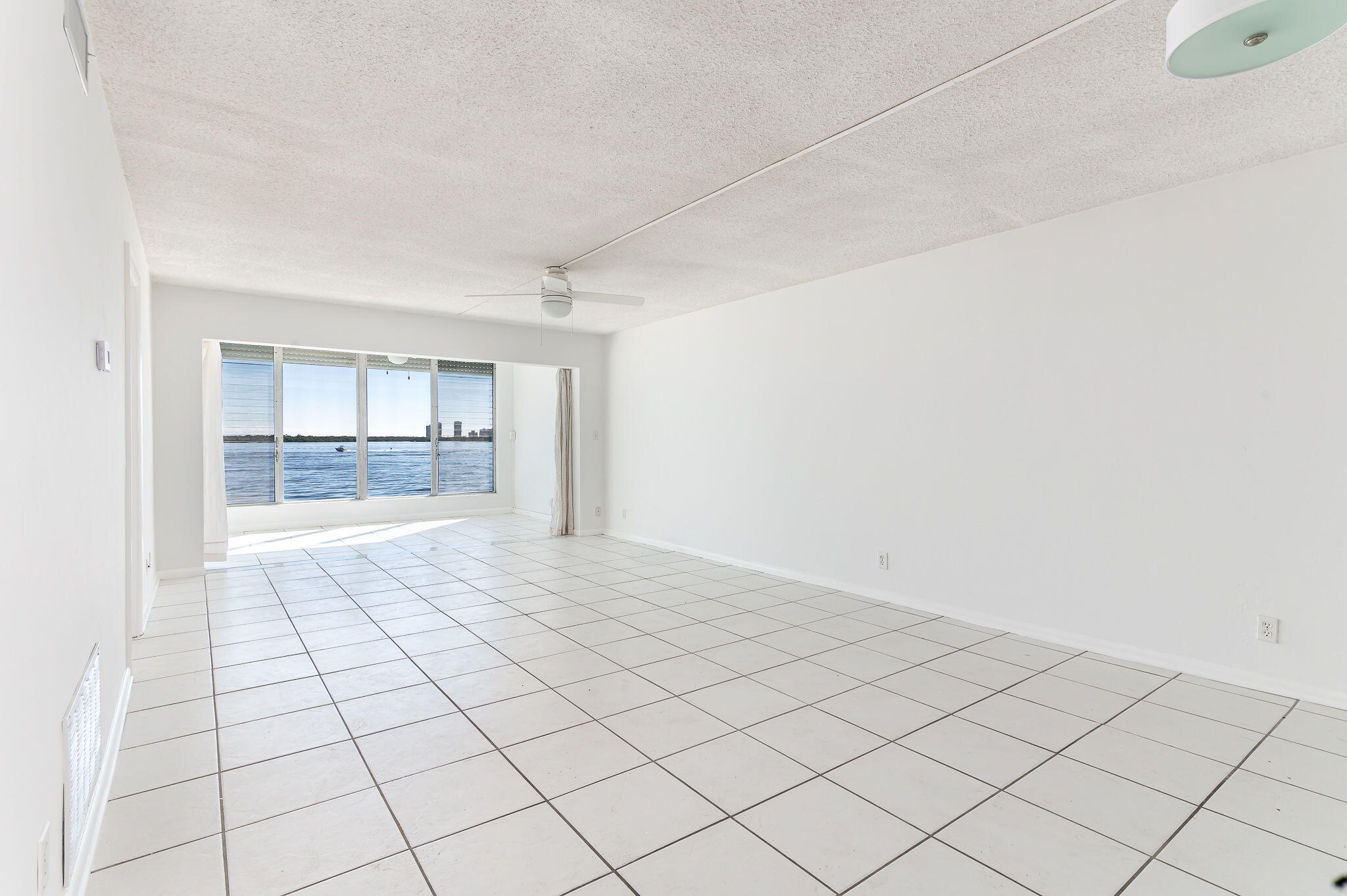 52 Yacht Club Drive 203