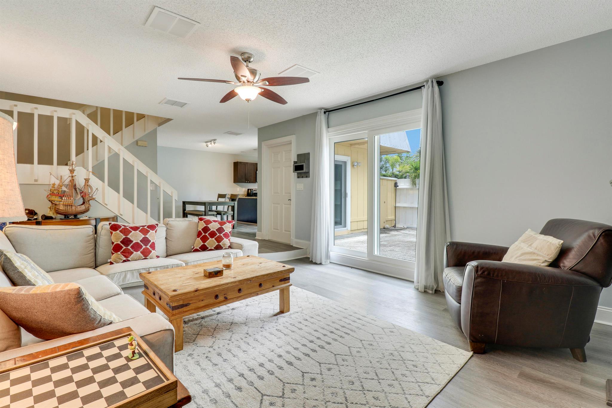 141 E Riverside Drive 9b
