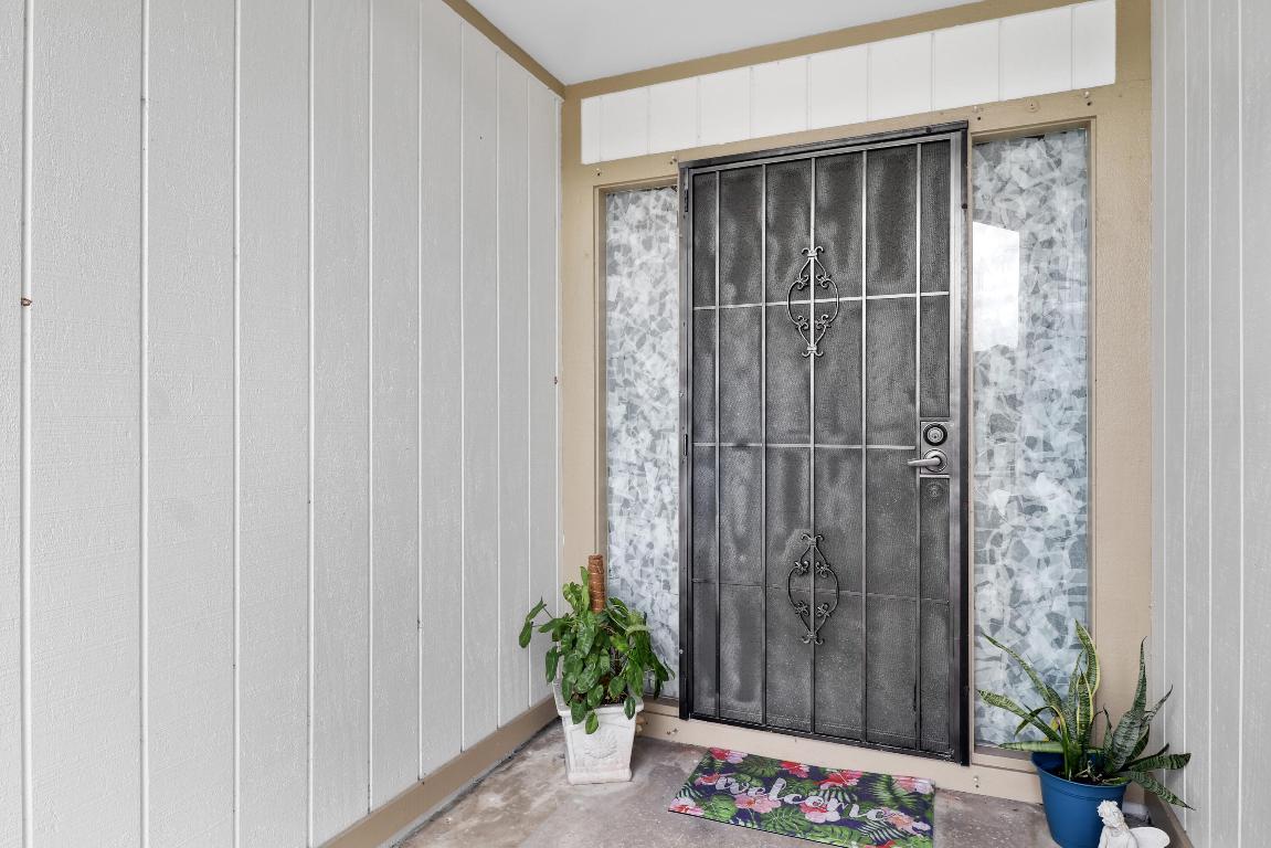 107 Greenbriar Drive