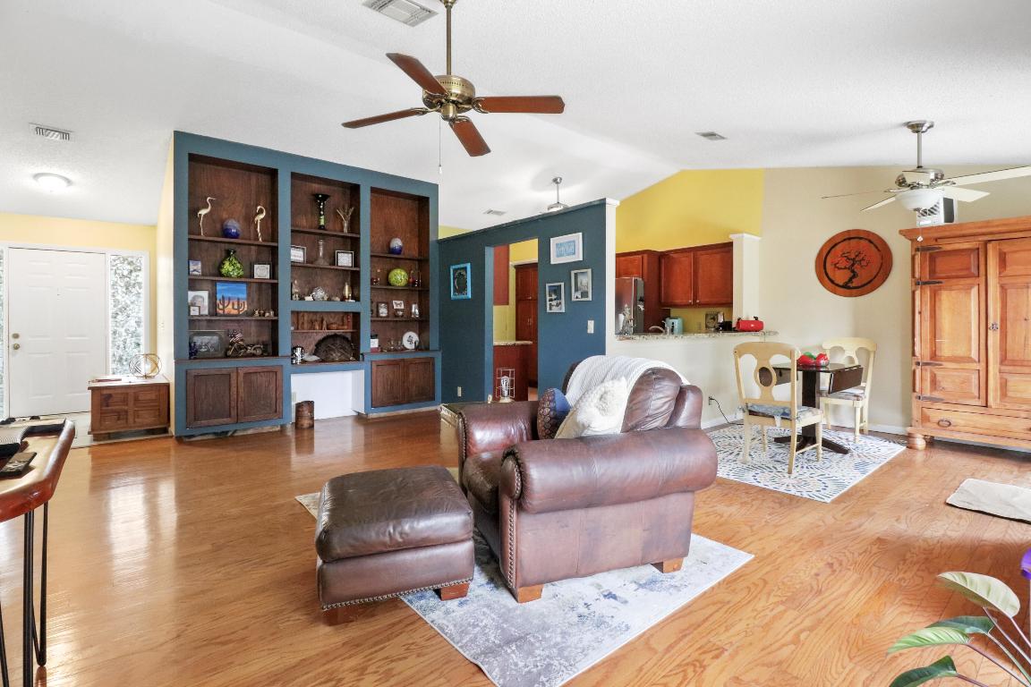 107 Greenbriar Drive
