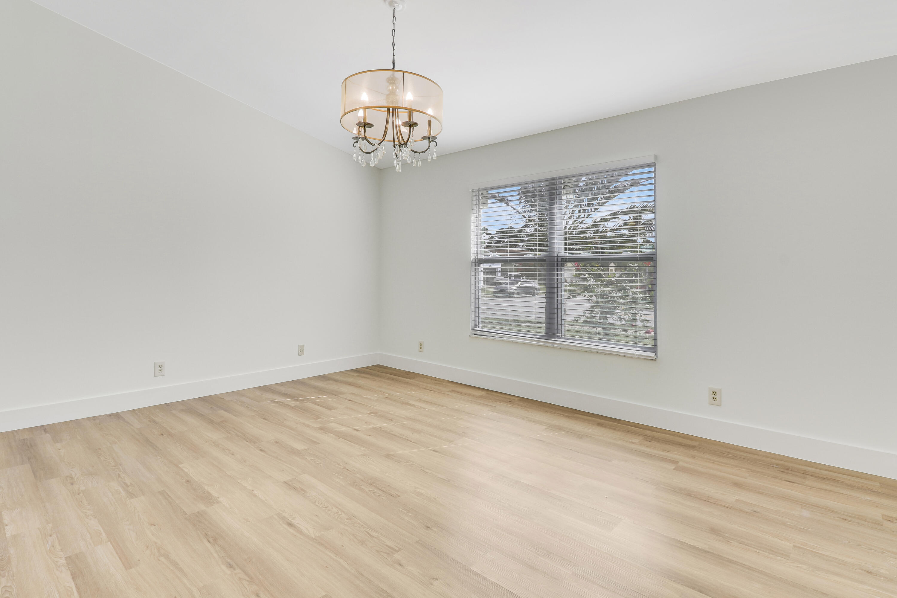 107 Greenbriar Drive Drive