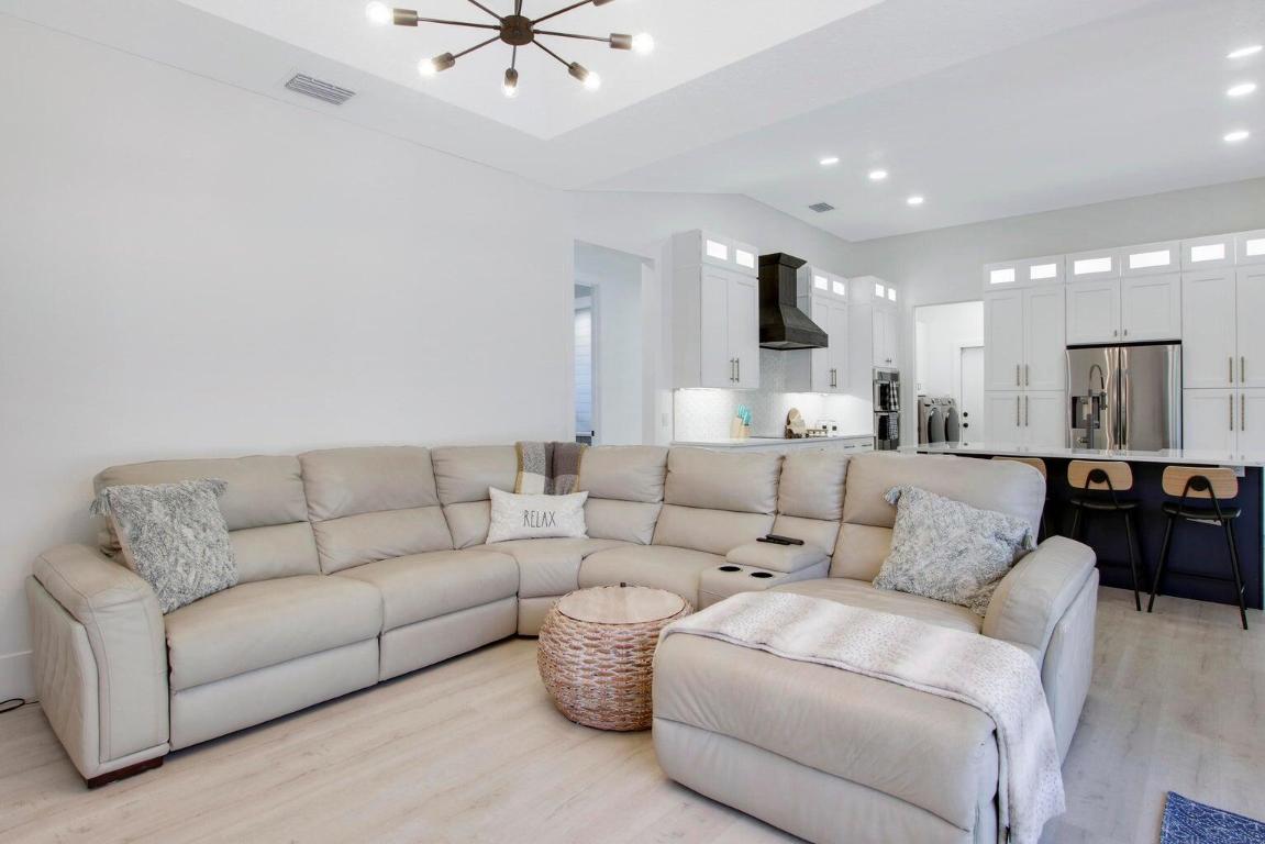 519 N Cypress Drive