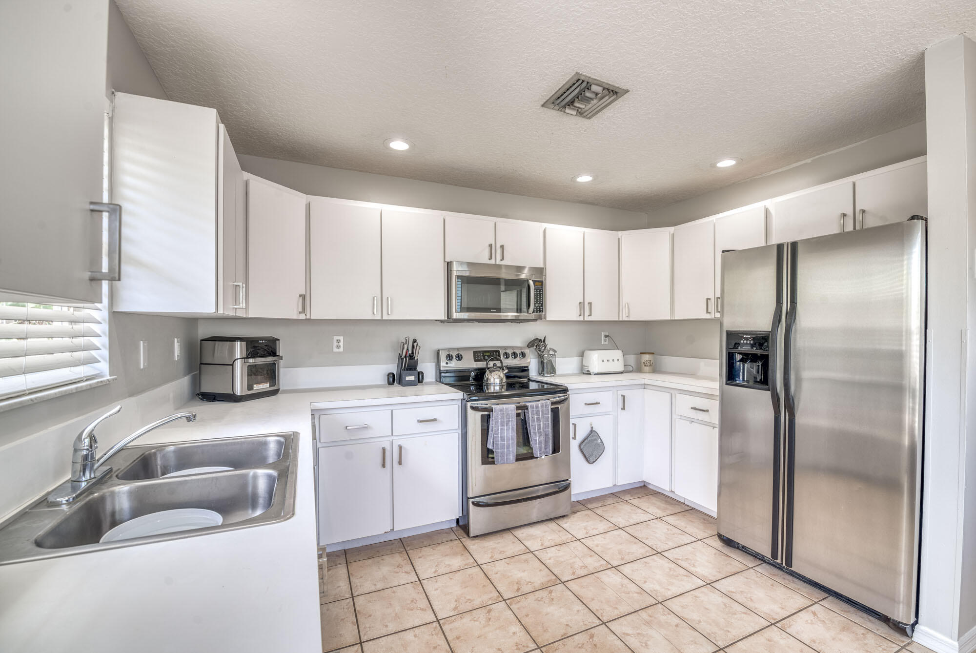 6118 Barbara Street