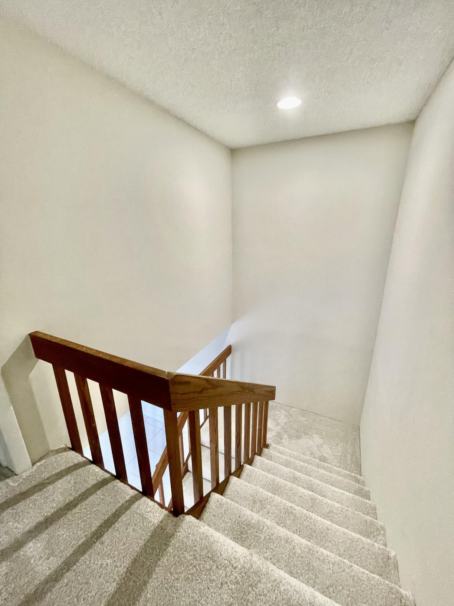 825 Center Street 8a