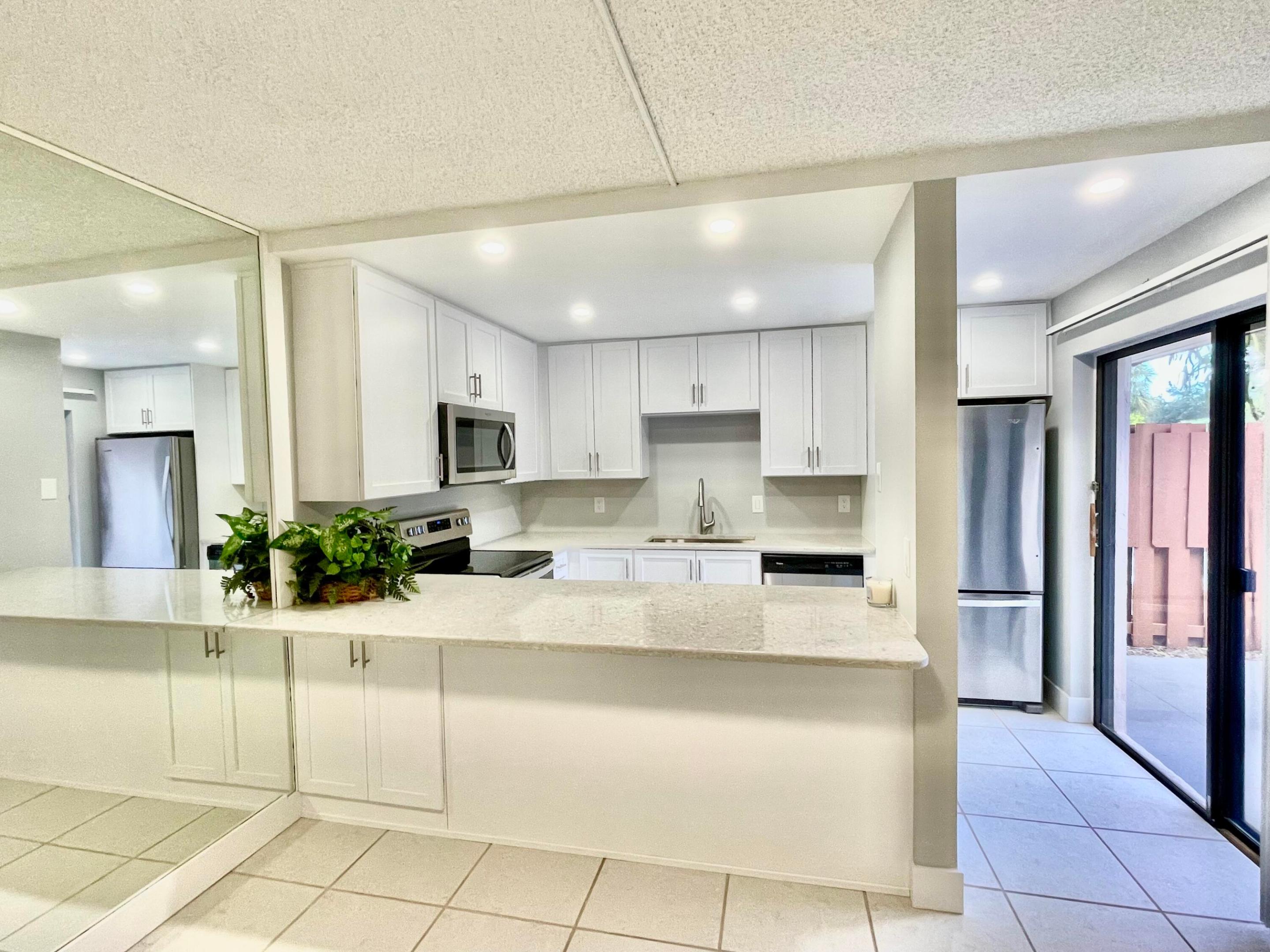 825 Center Street 8a