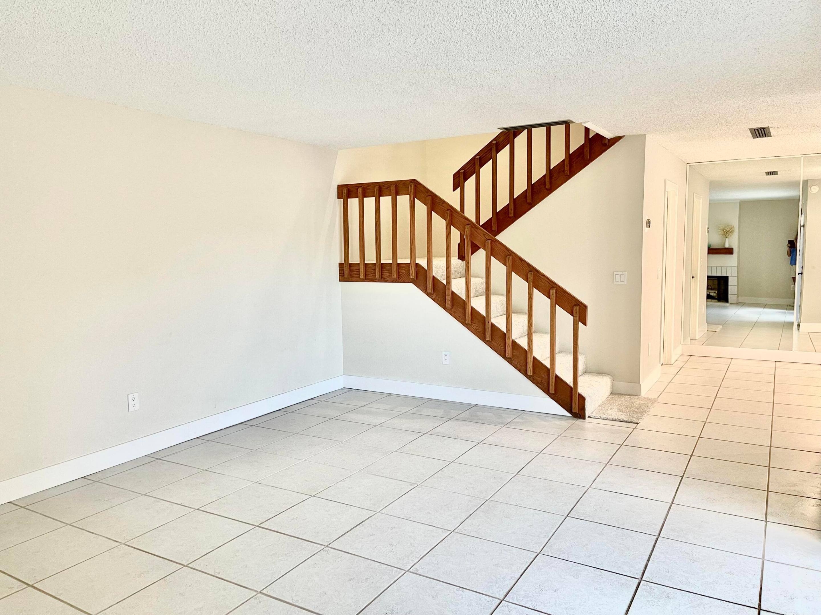 825 Center Street 8a