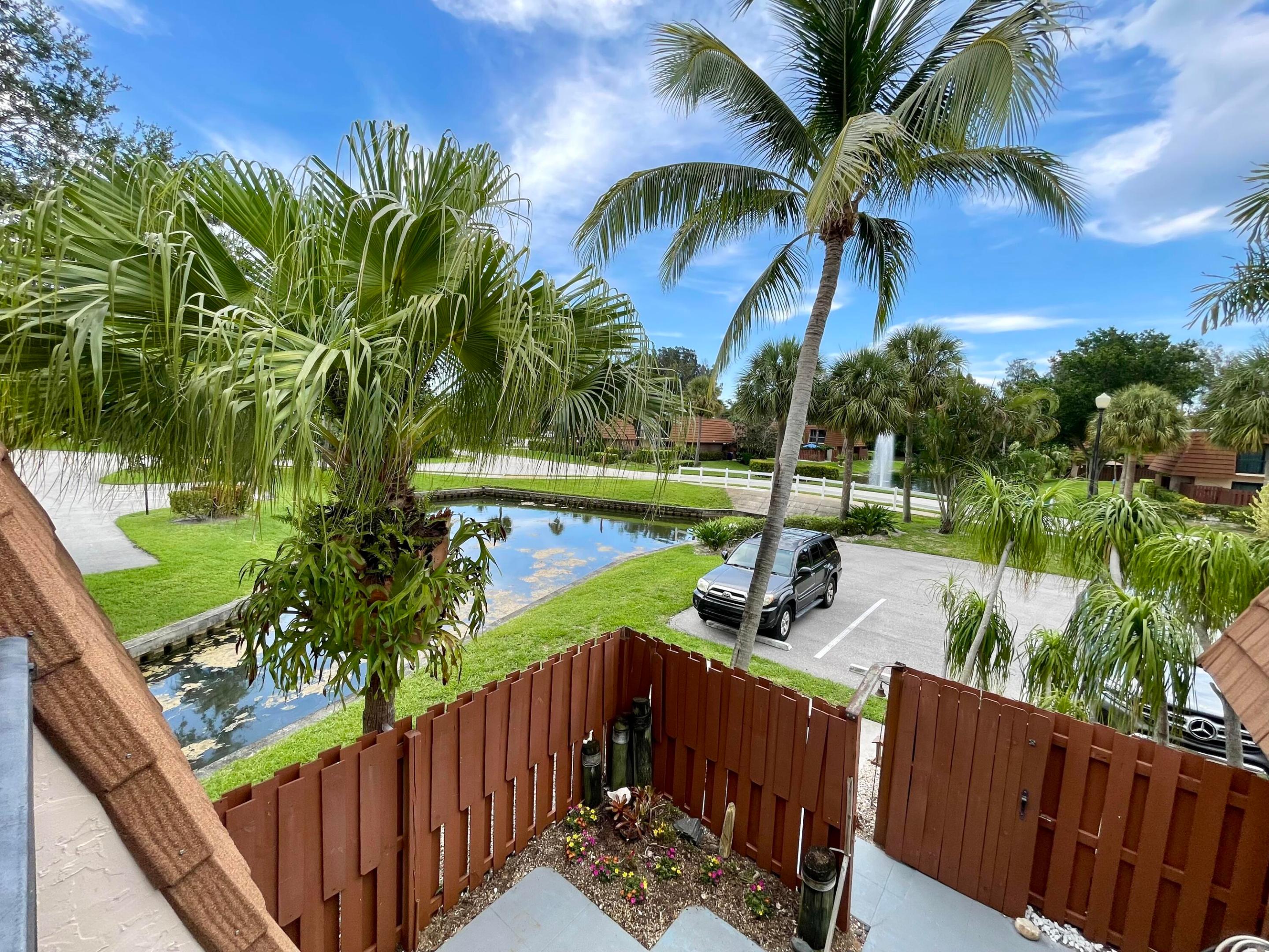 825 Center Street 8a