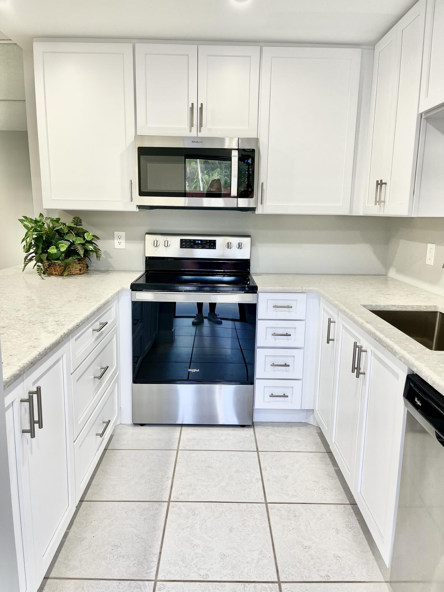 825 Center Street 8a