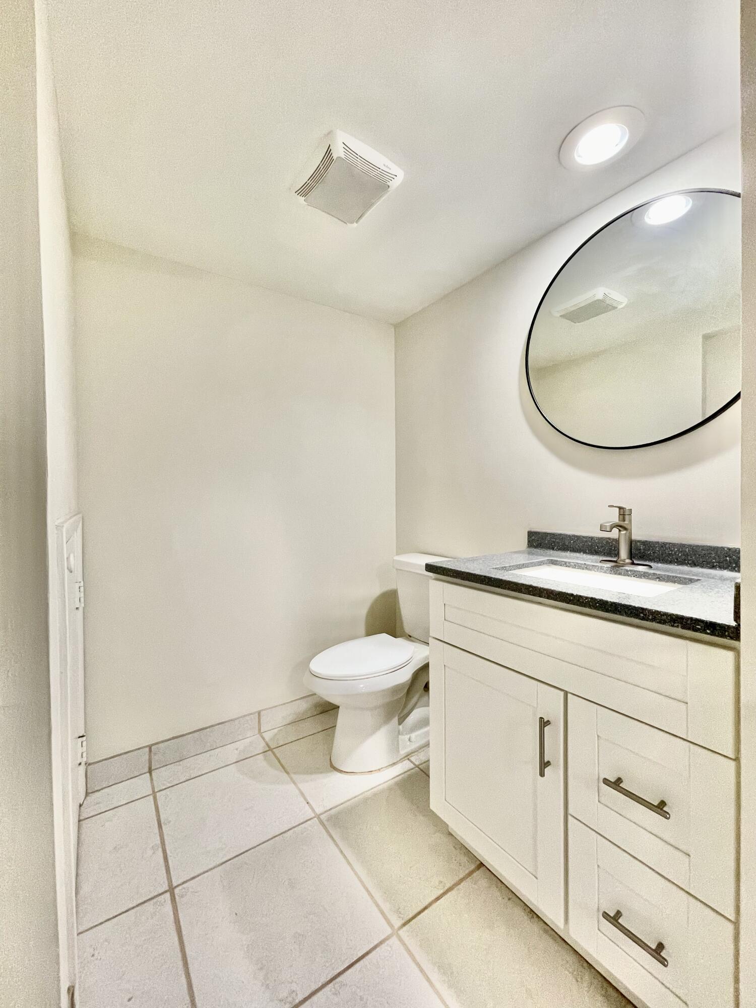 825 Center Street 8a