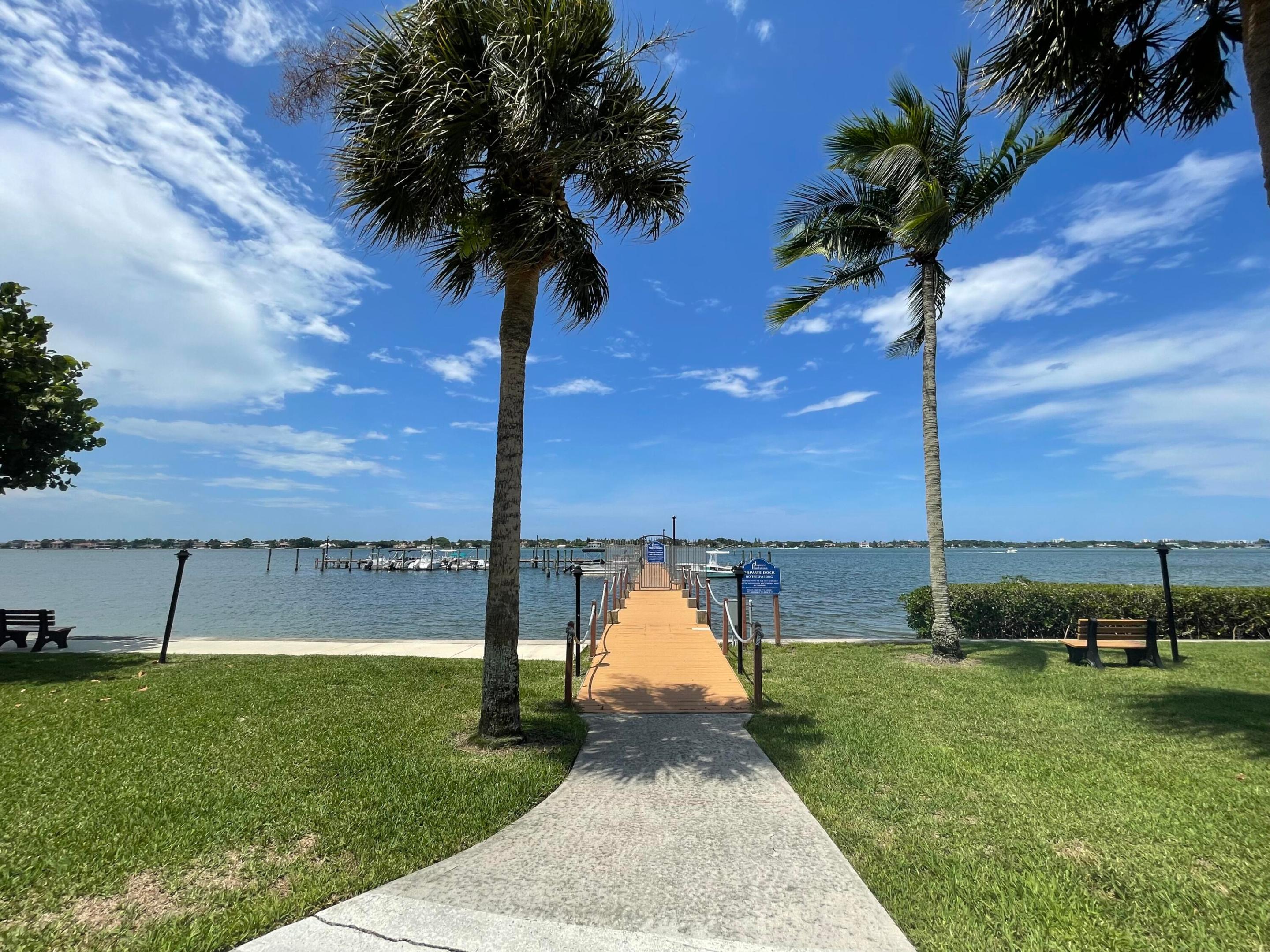 825 Center Street 8a