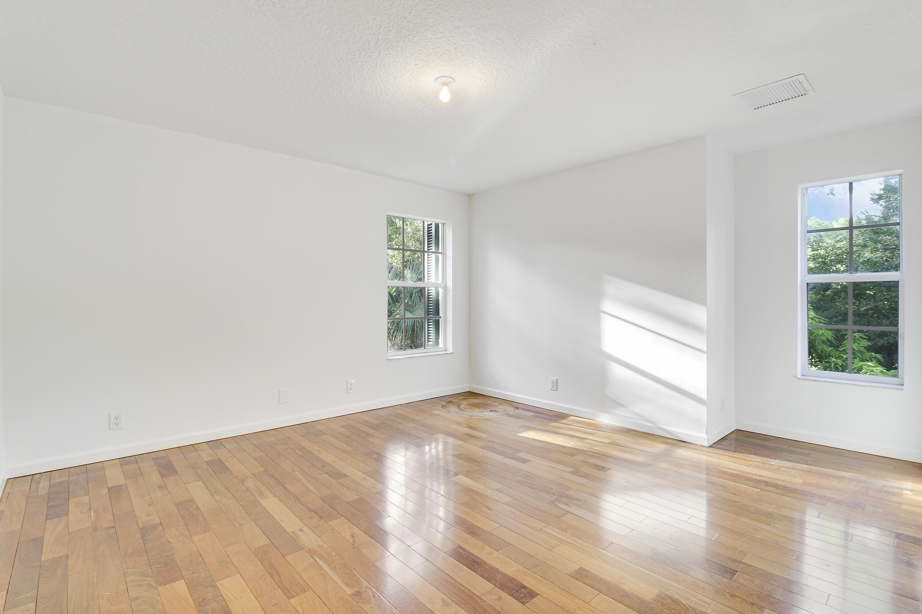 8259 154th Court N