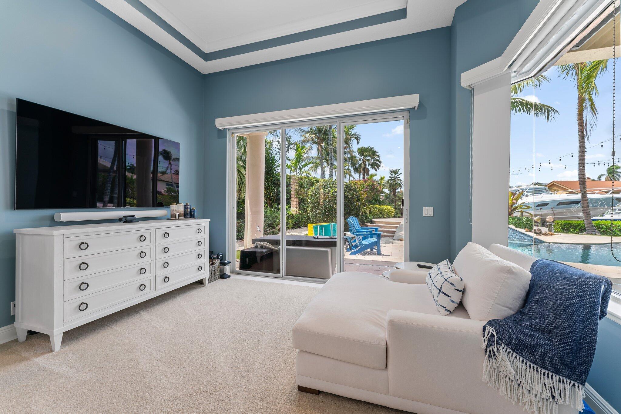 18808 SE Windward Island Lane