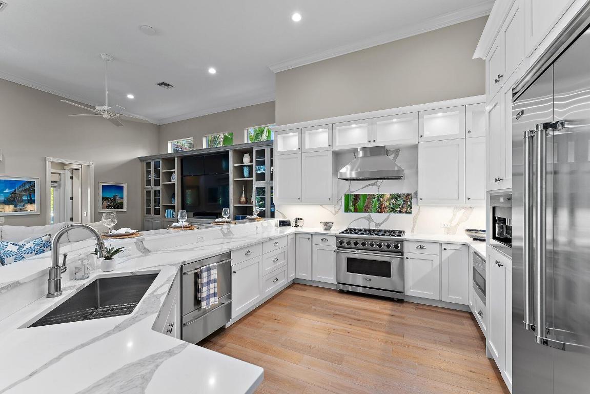 18808 SE Windward Island Lane