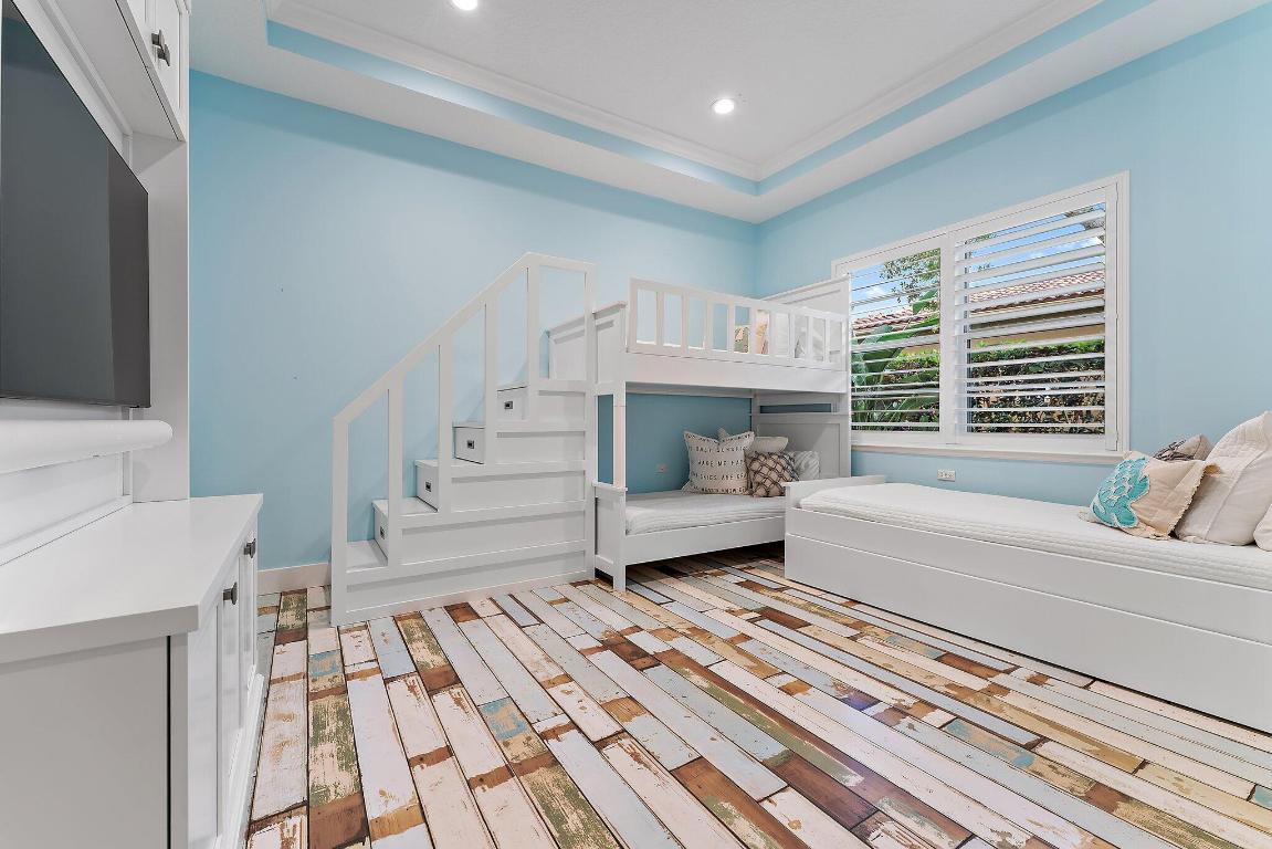 18808 SE Windward Island Lane