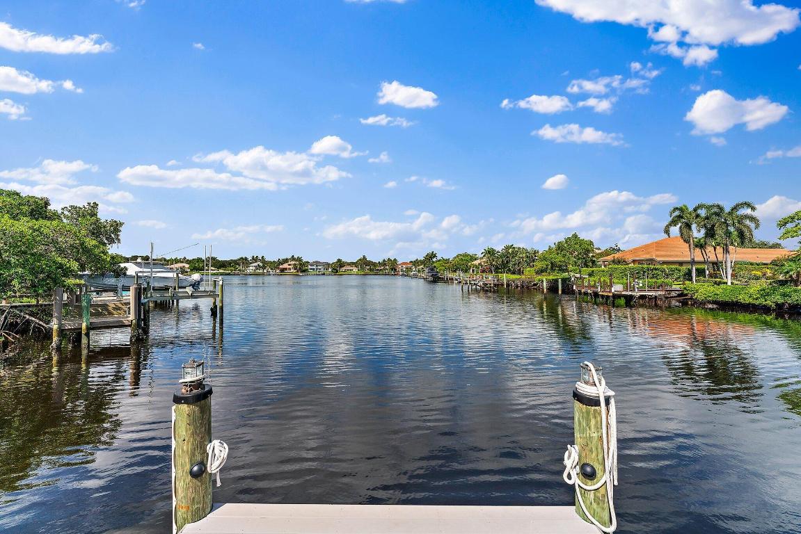 18808 SE Windward Island Lane