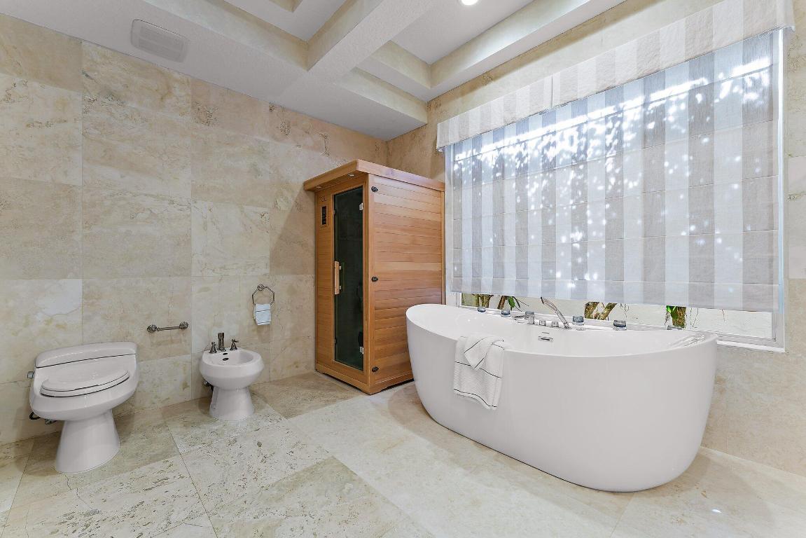 18808 SE Windward Island Lane