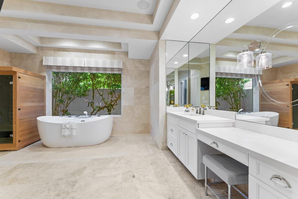 18808 SE Windward Island Lane