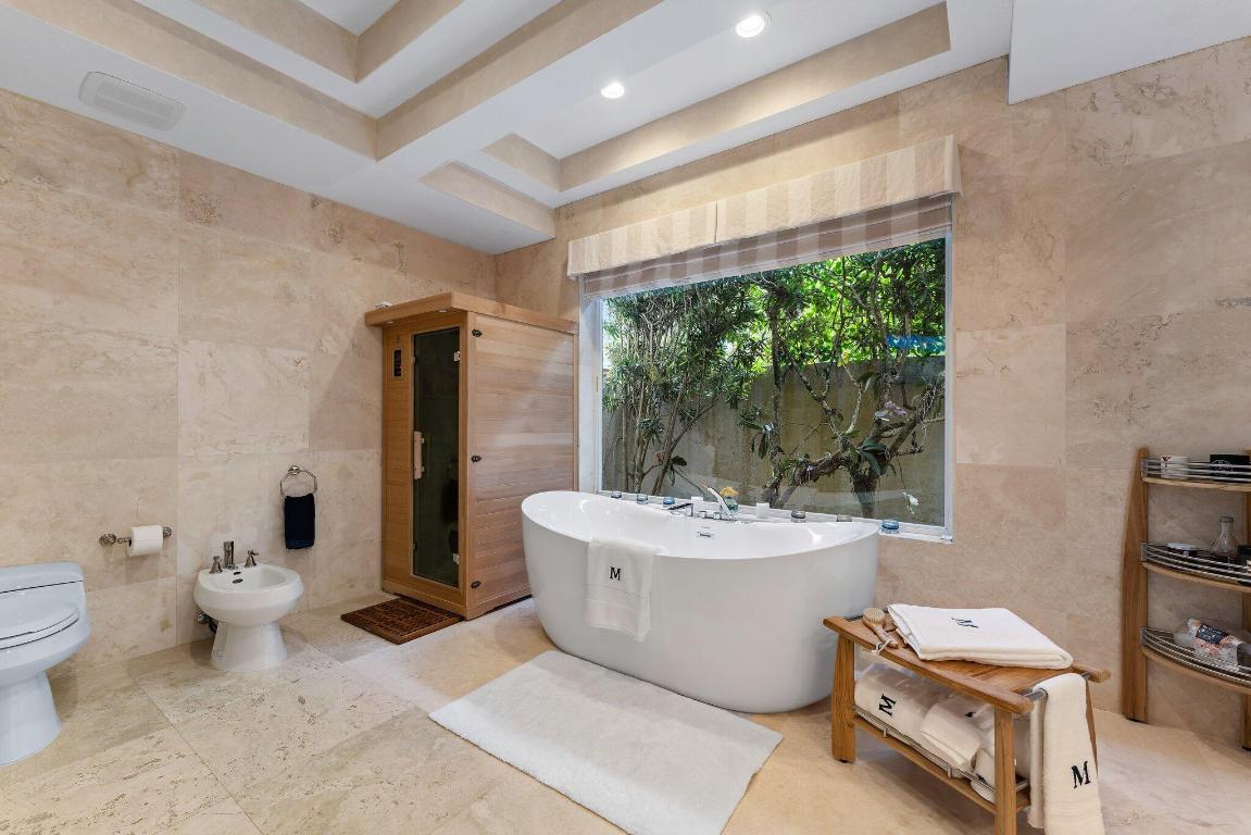 18808 SE Windward Island Lane