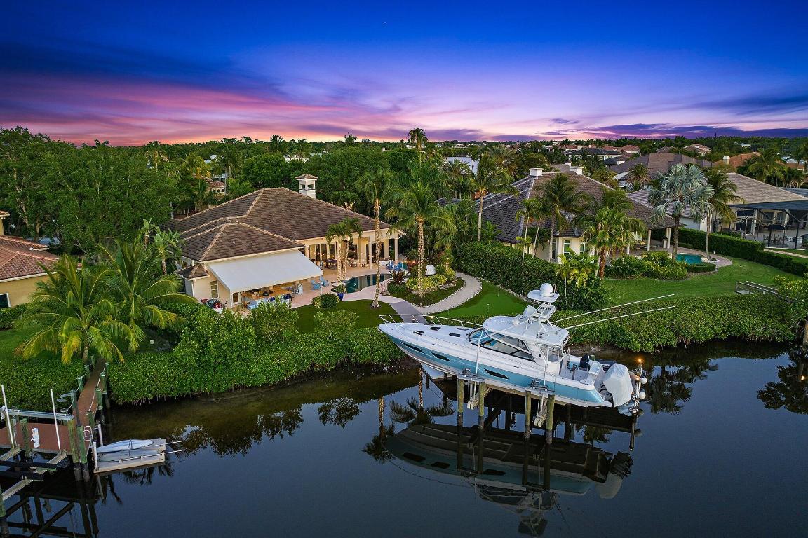 18808 SE Windward Island Lane