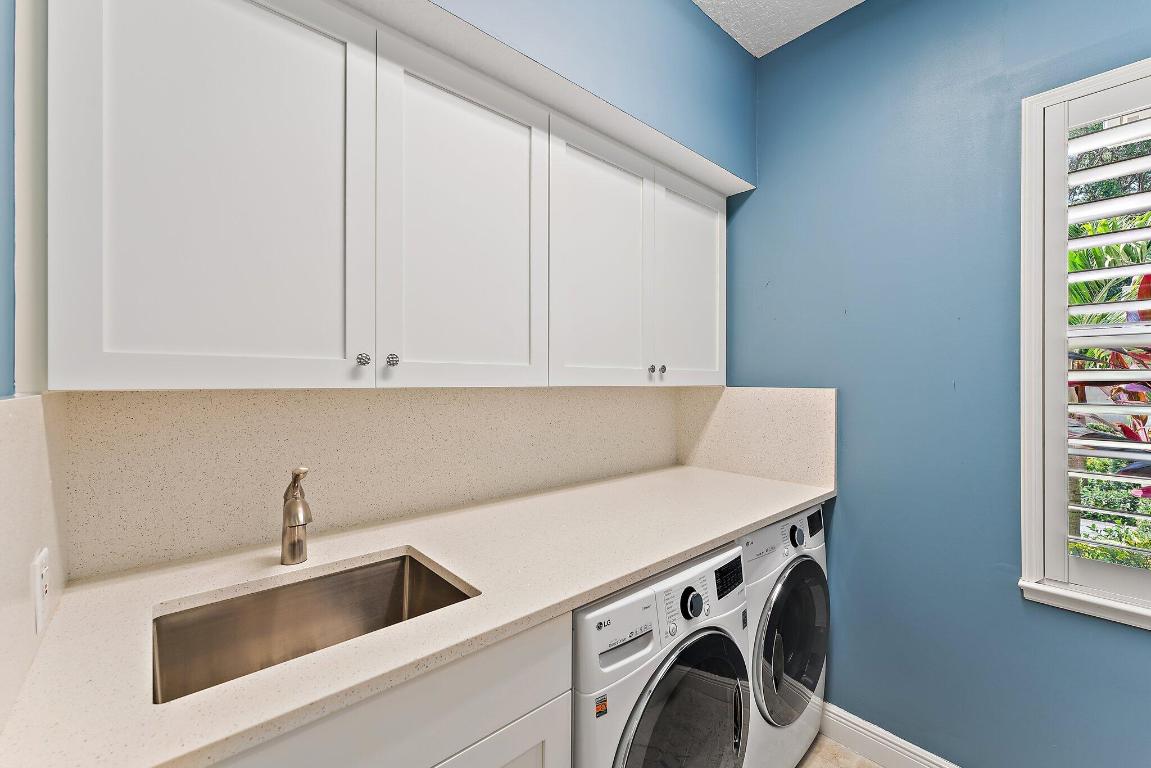 18808 SE Windward Island Lane