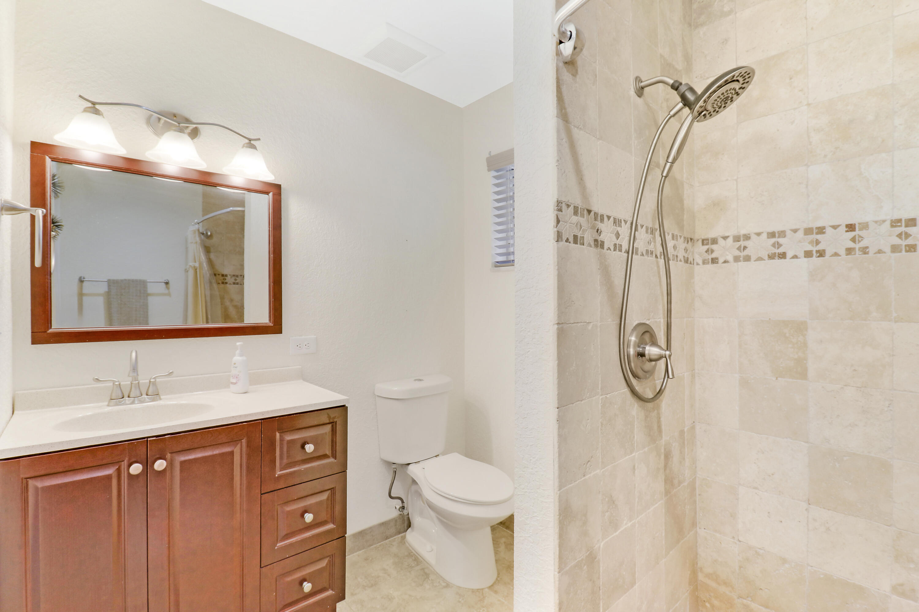 2867 Oak Drive