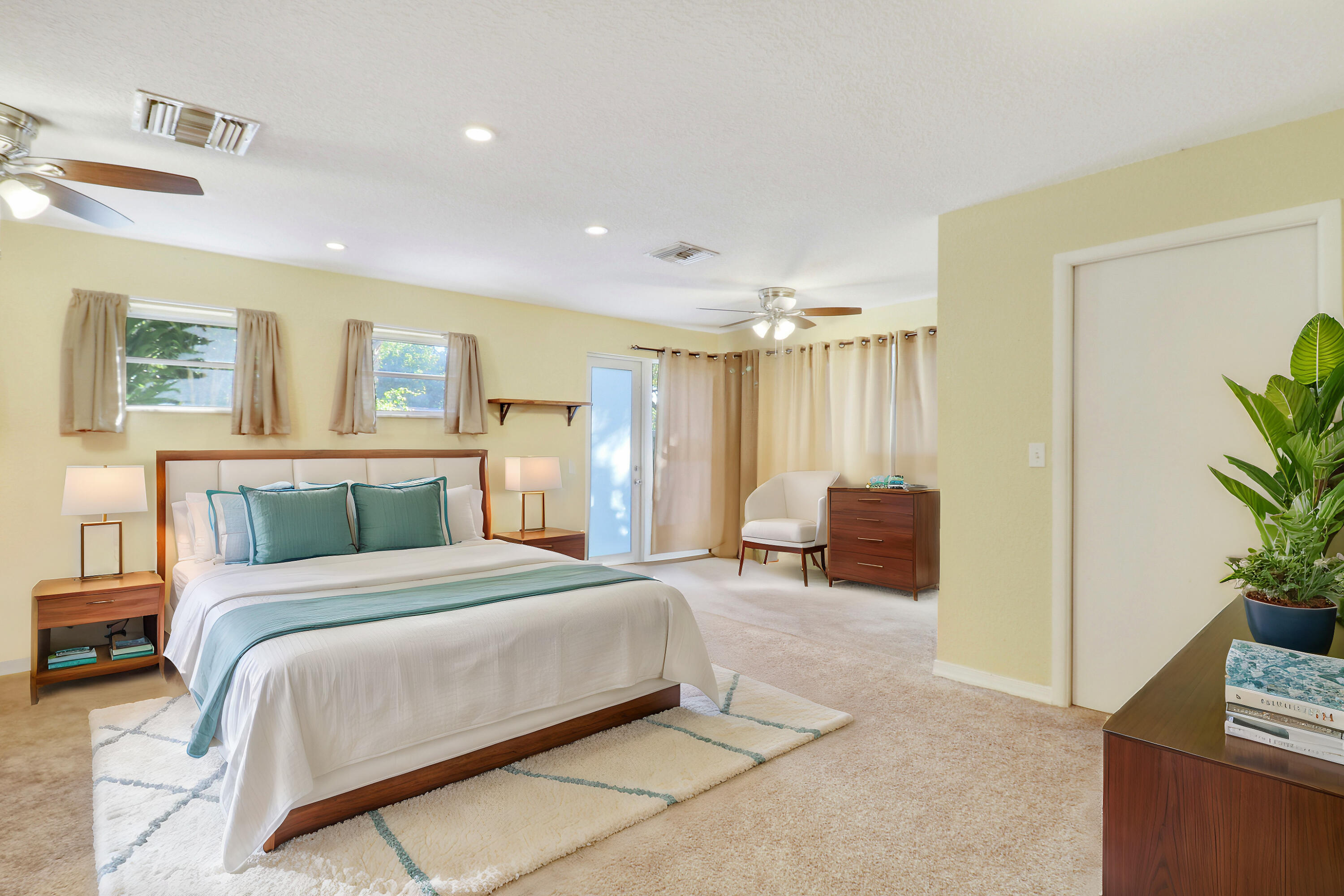 2867 Oak Drive