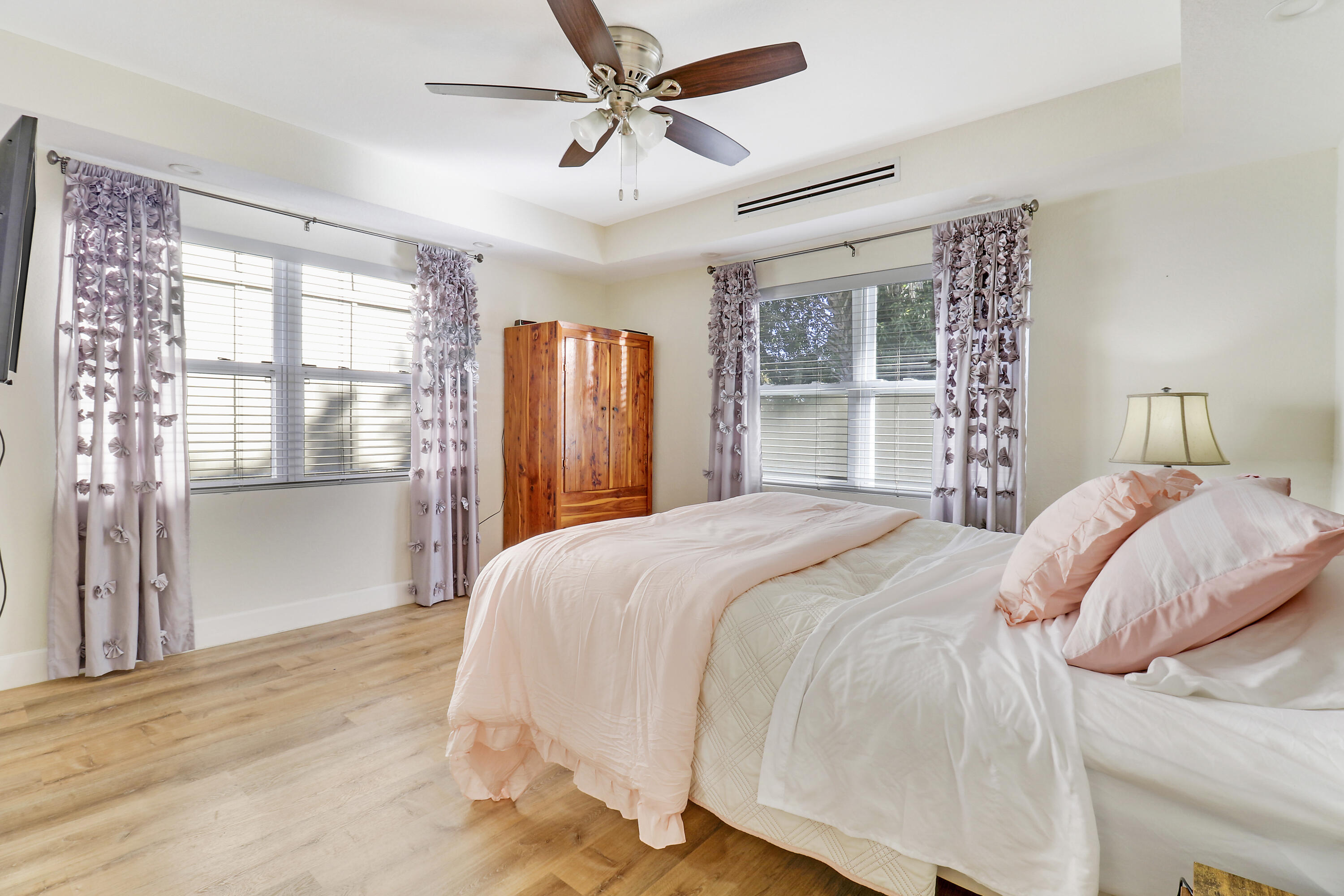 2867 Oak Drive