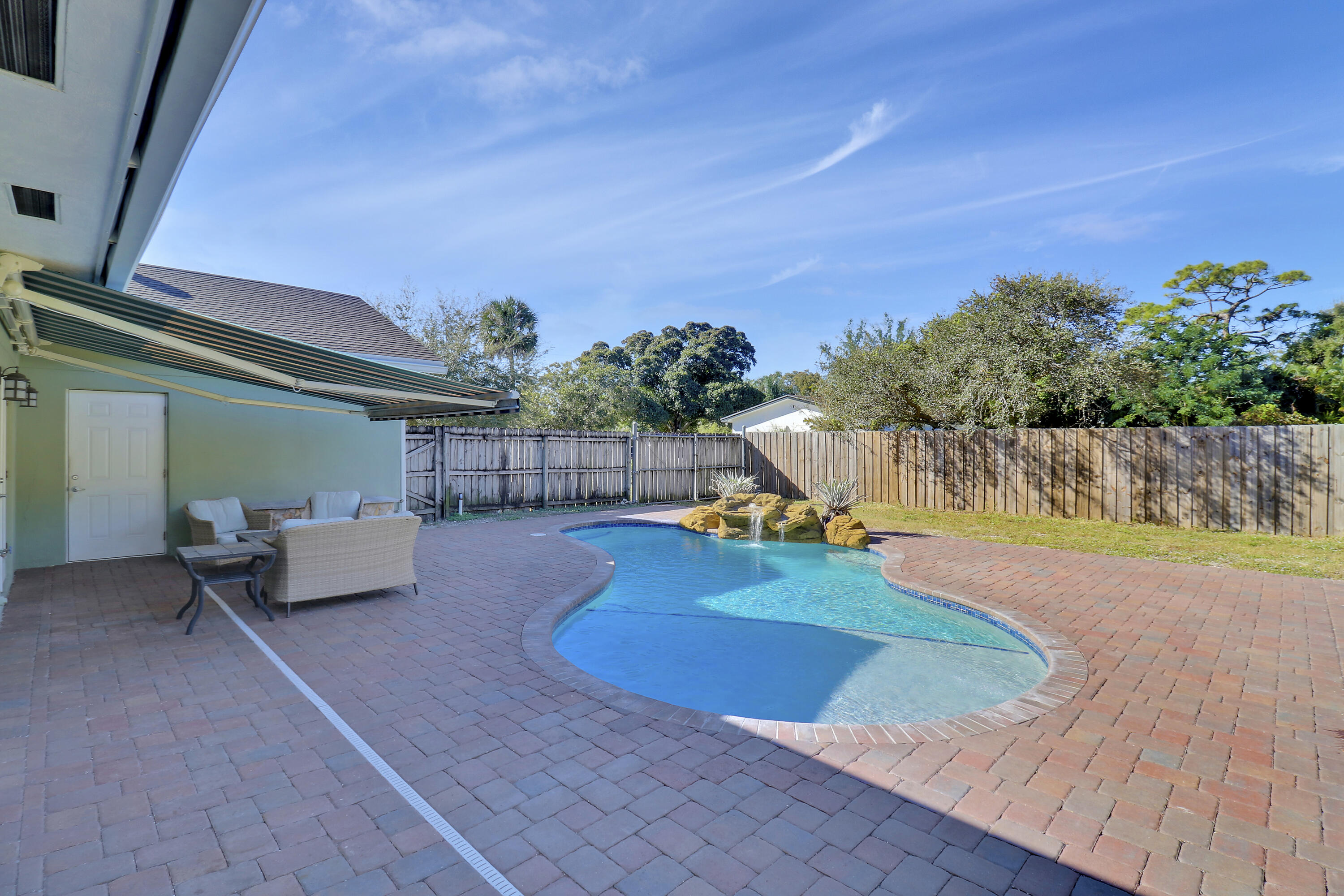 2867 Oak Drive
