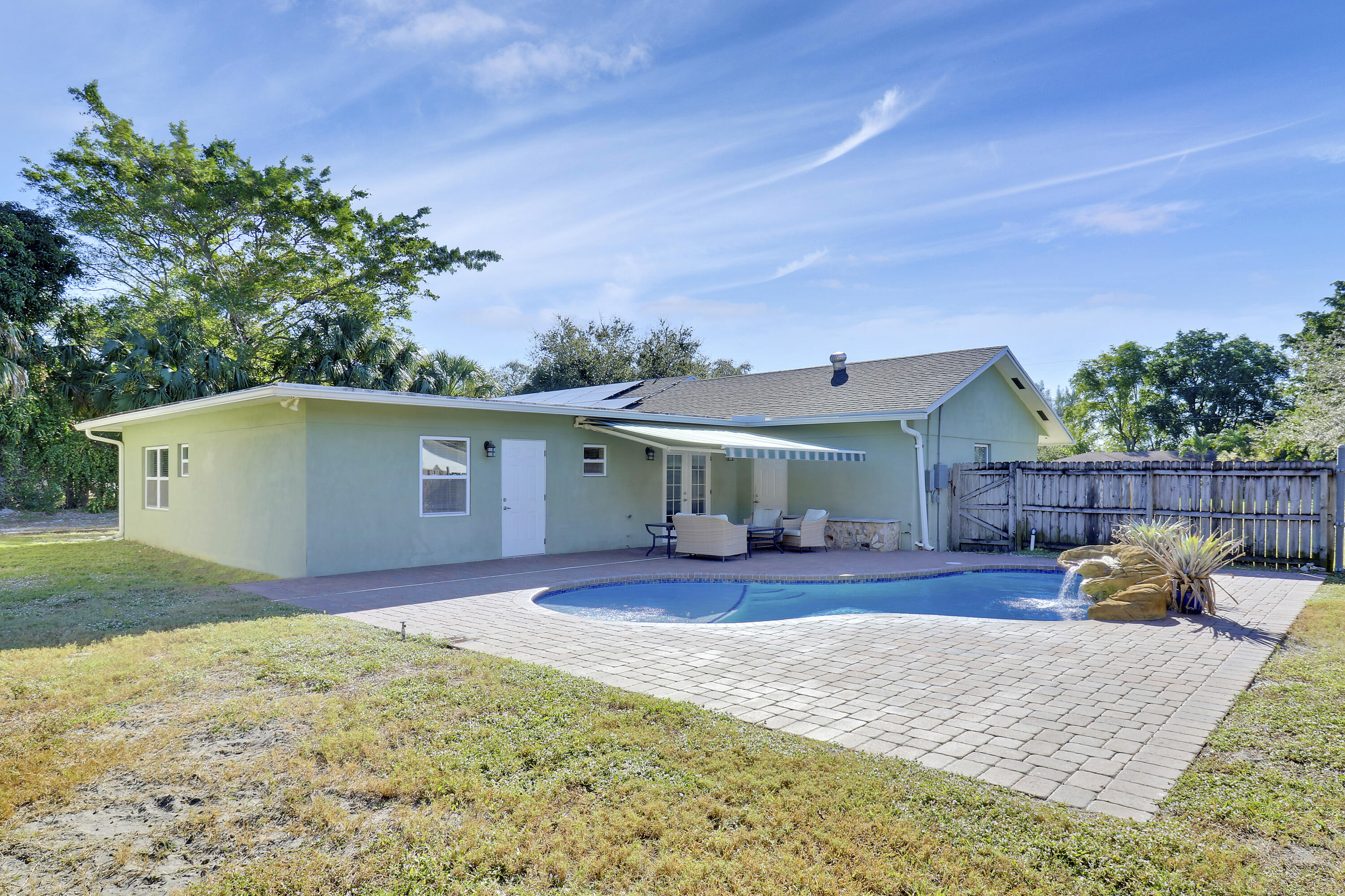 2867 Oak Drive