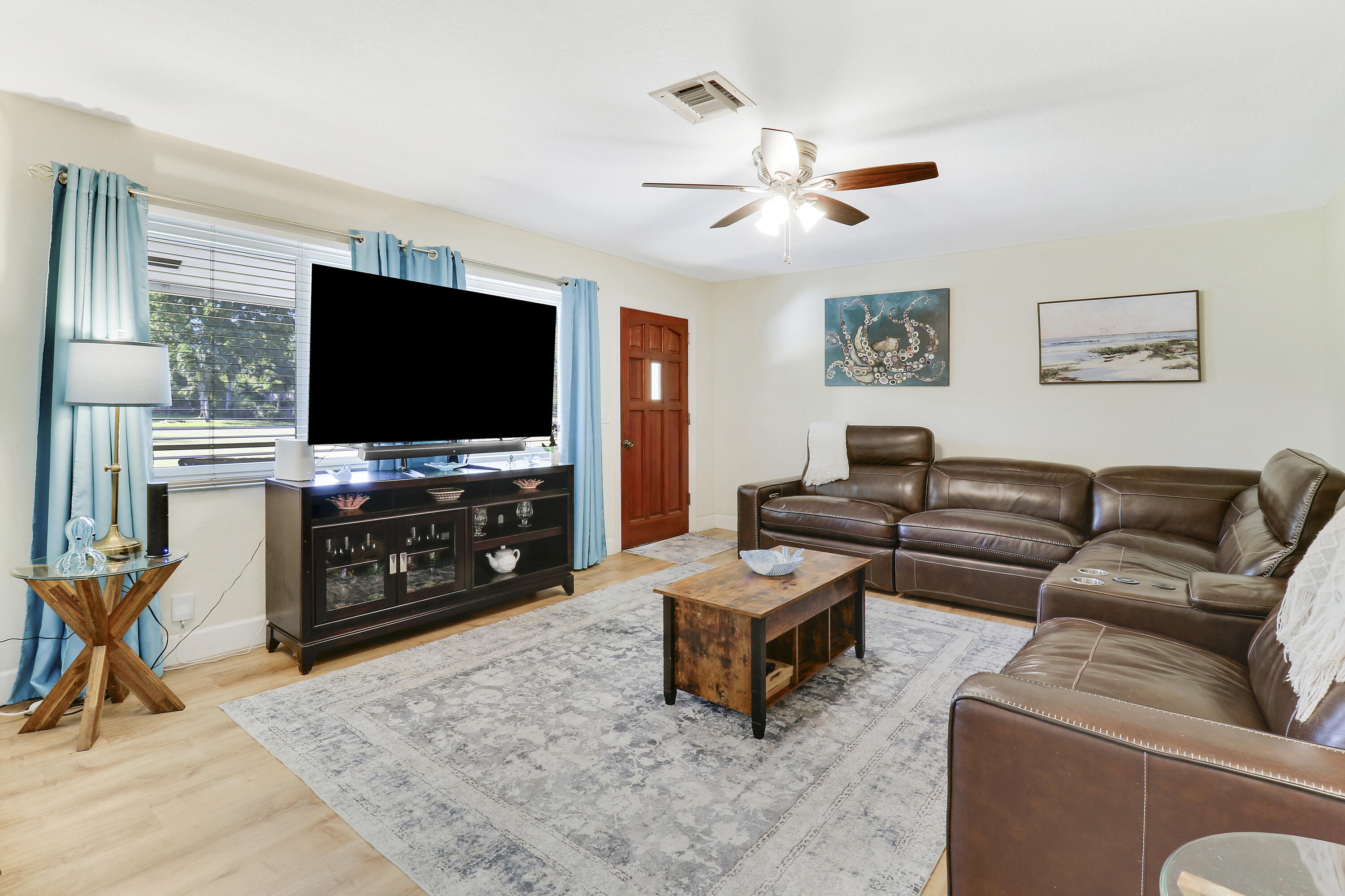 2867 Oak Drive