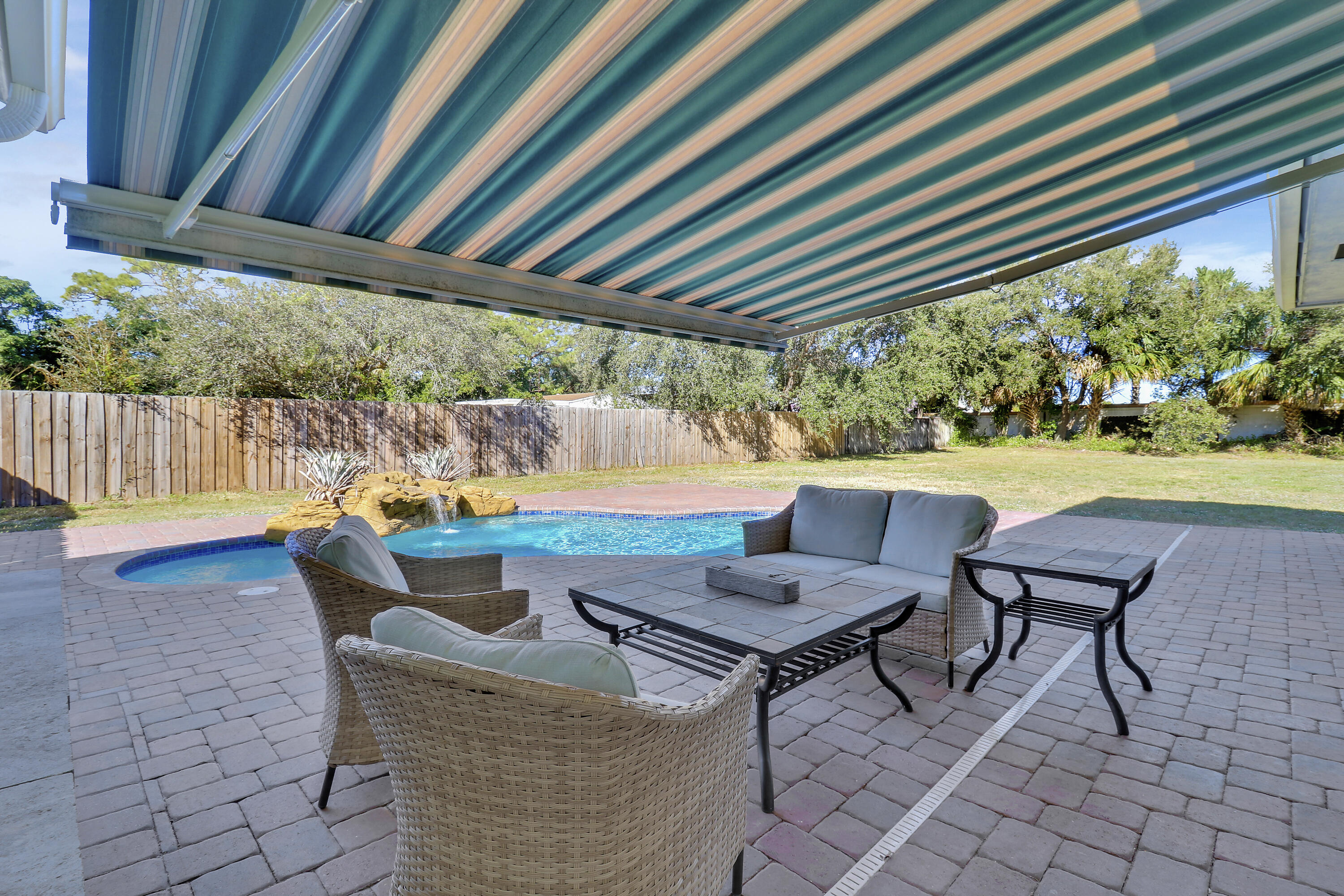 2867 Oak Drive