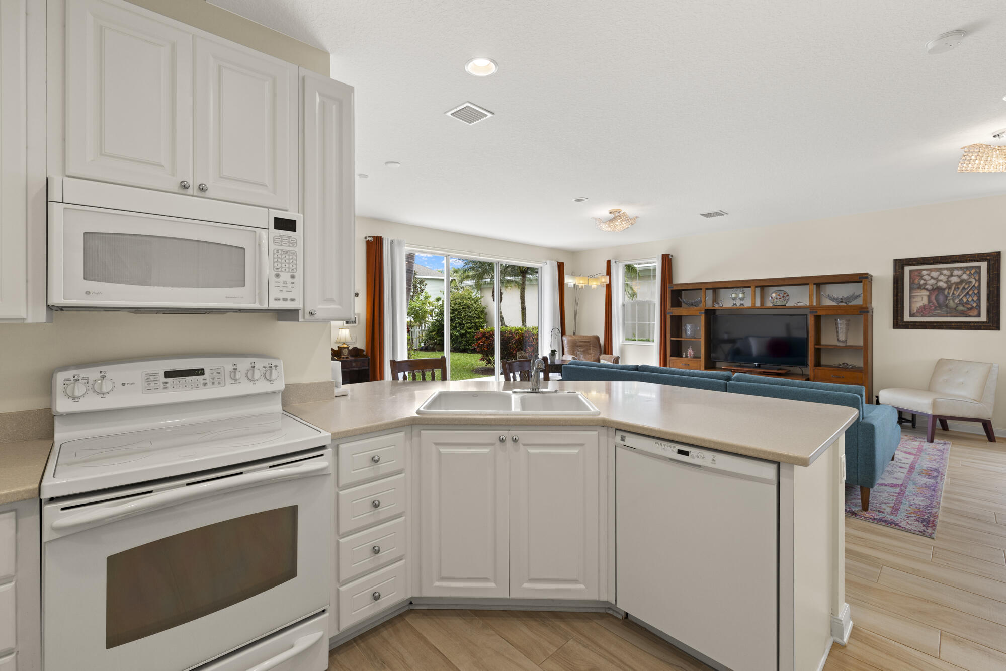 106 Bonaire Lane