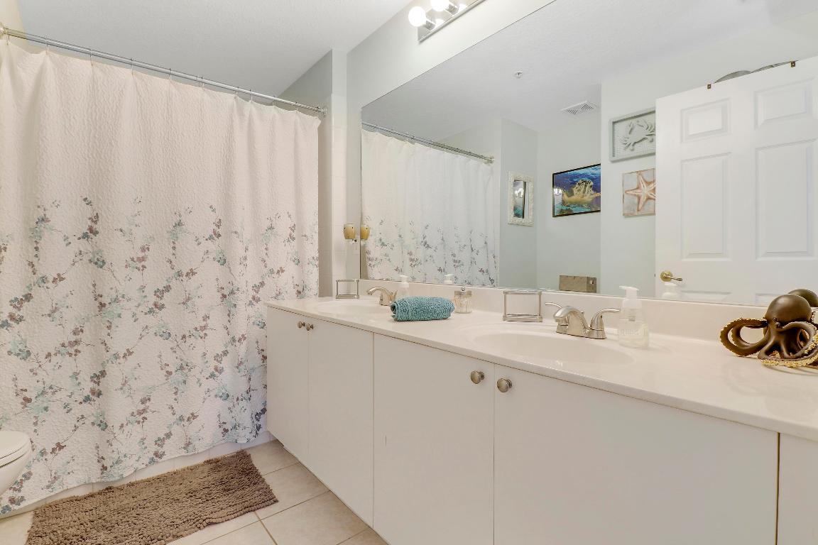 1116 University Boulevard 14