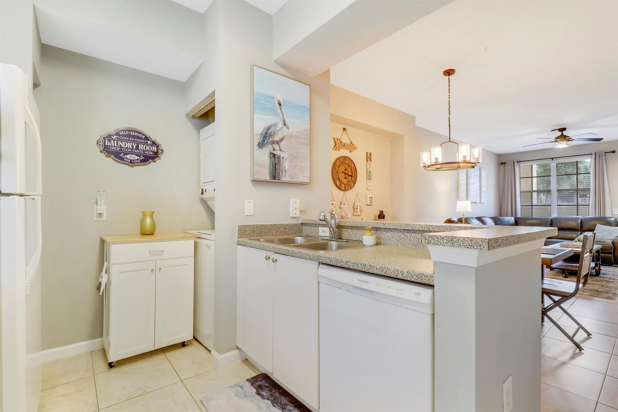 1116 University Boulevard 14