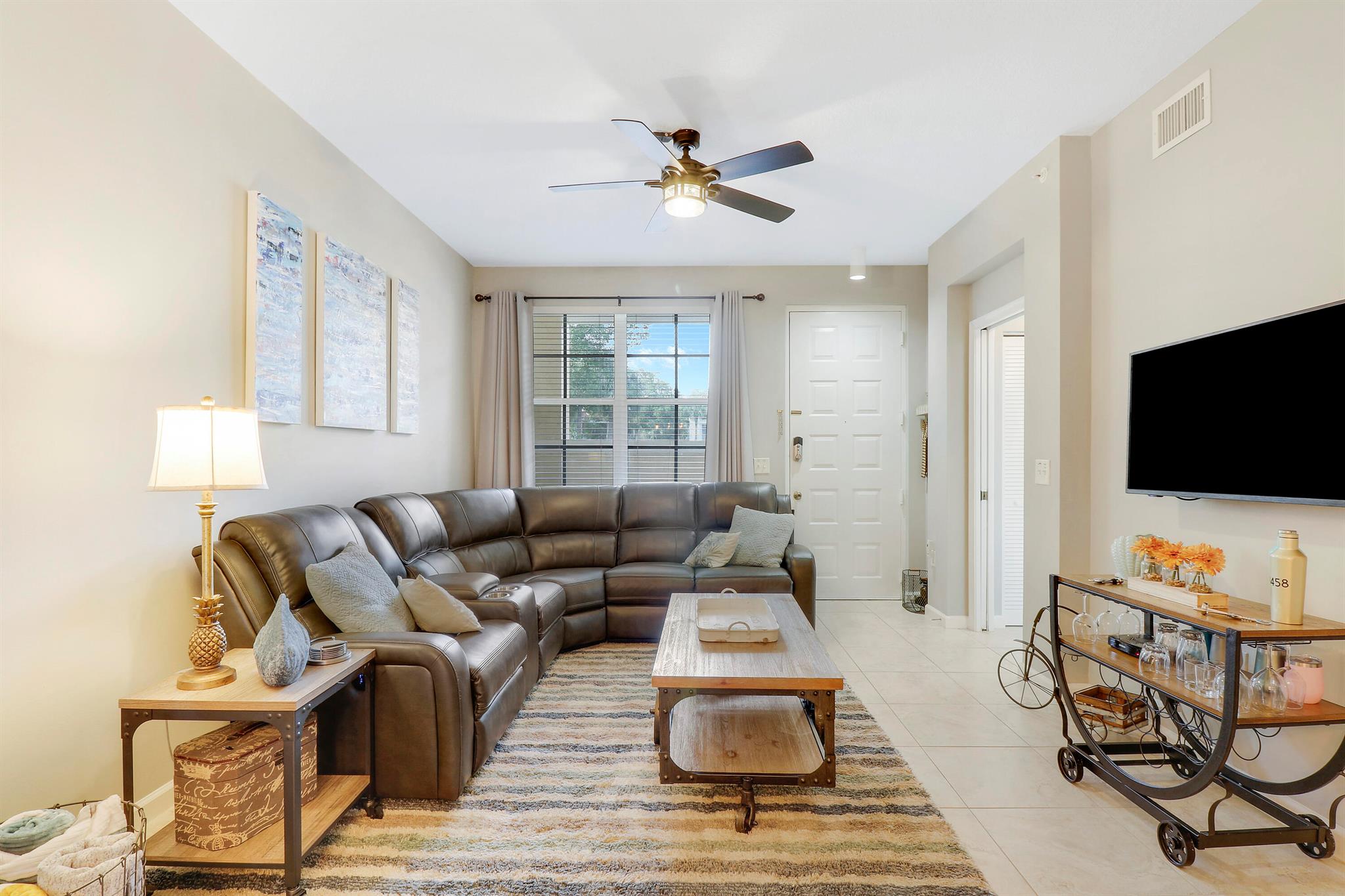 1116 University Boulevard 14