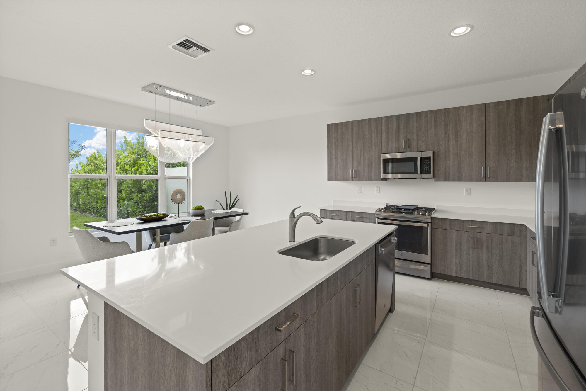 19486 Broad Shore Walk